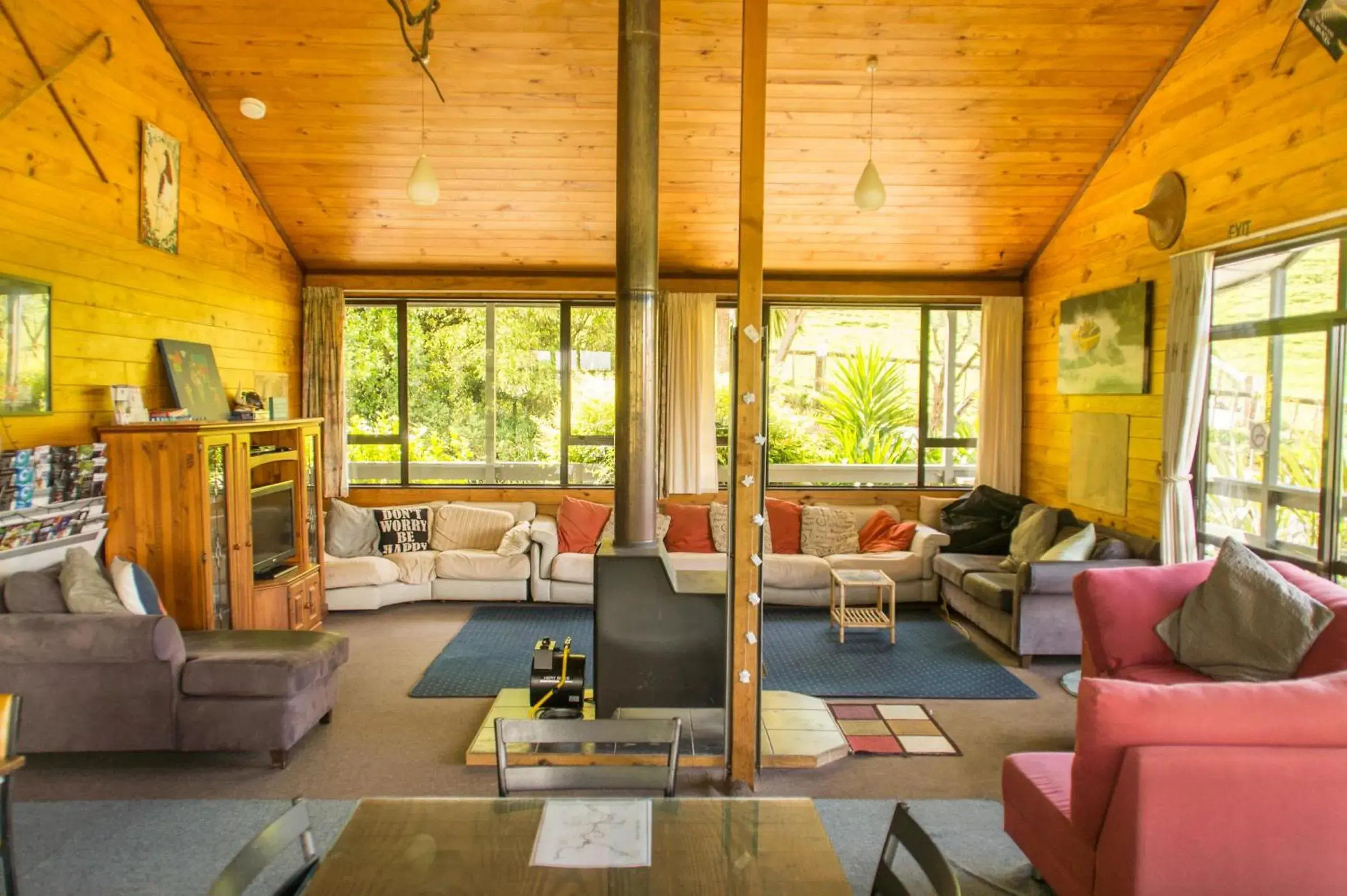 Living room in JunoHall Backpackers Living room in JunoHall Backpackers