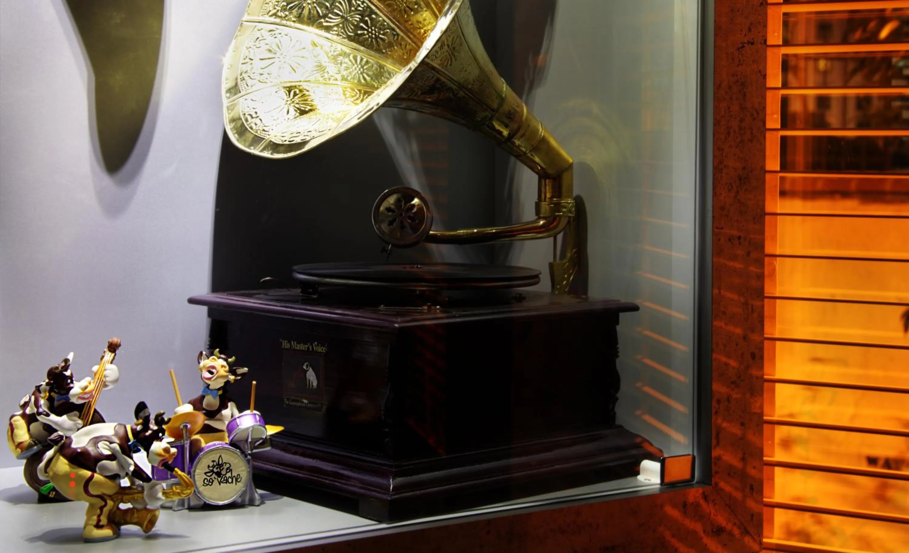 Communal lounge/ TV room in Jazz Hotel Nisantasi