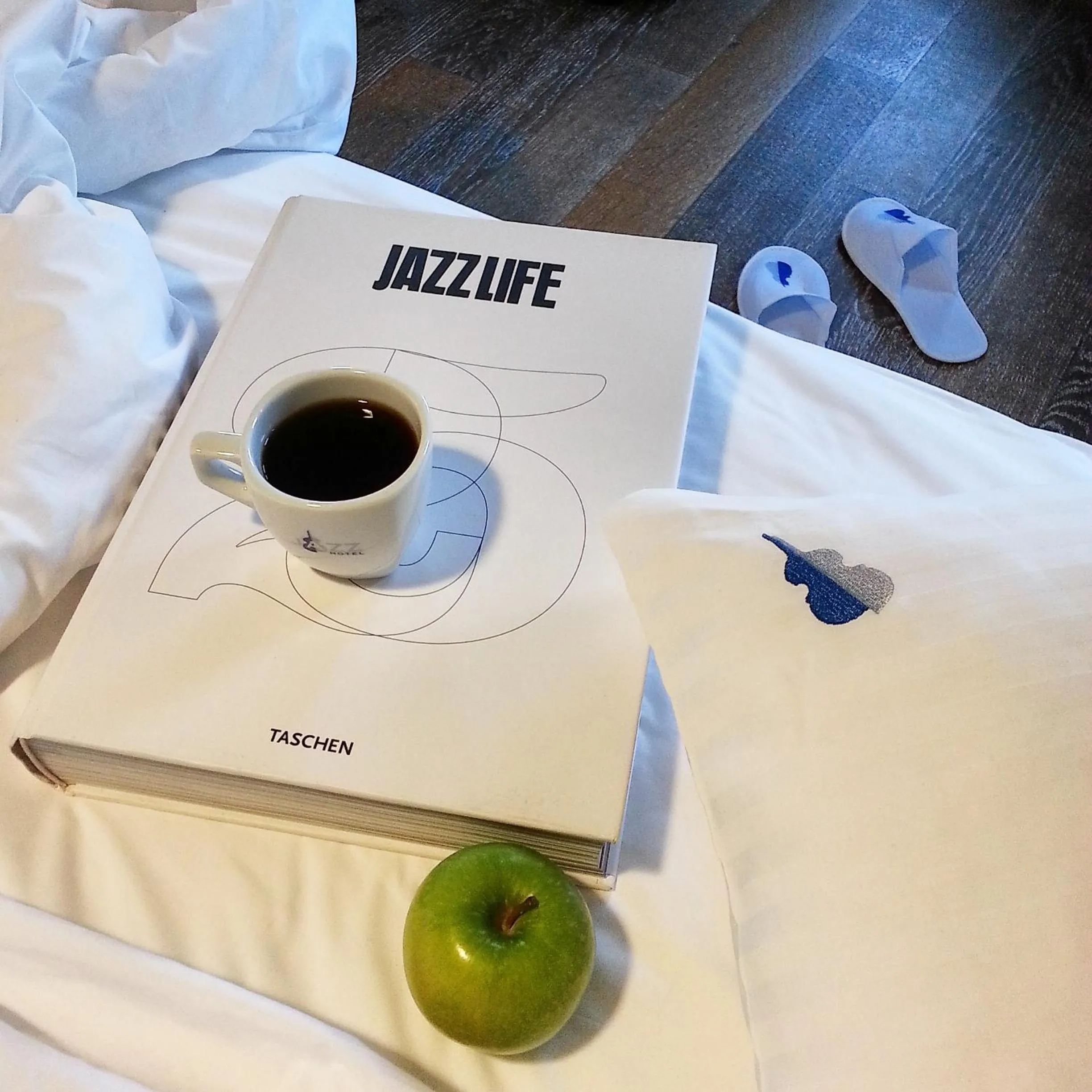 Library, Bed in Jazz Hotel Nisantasi