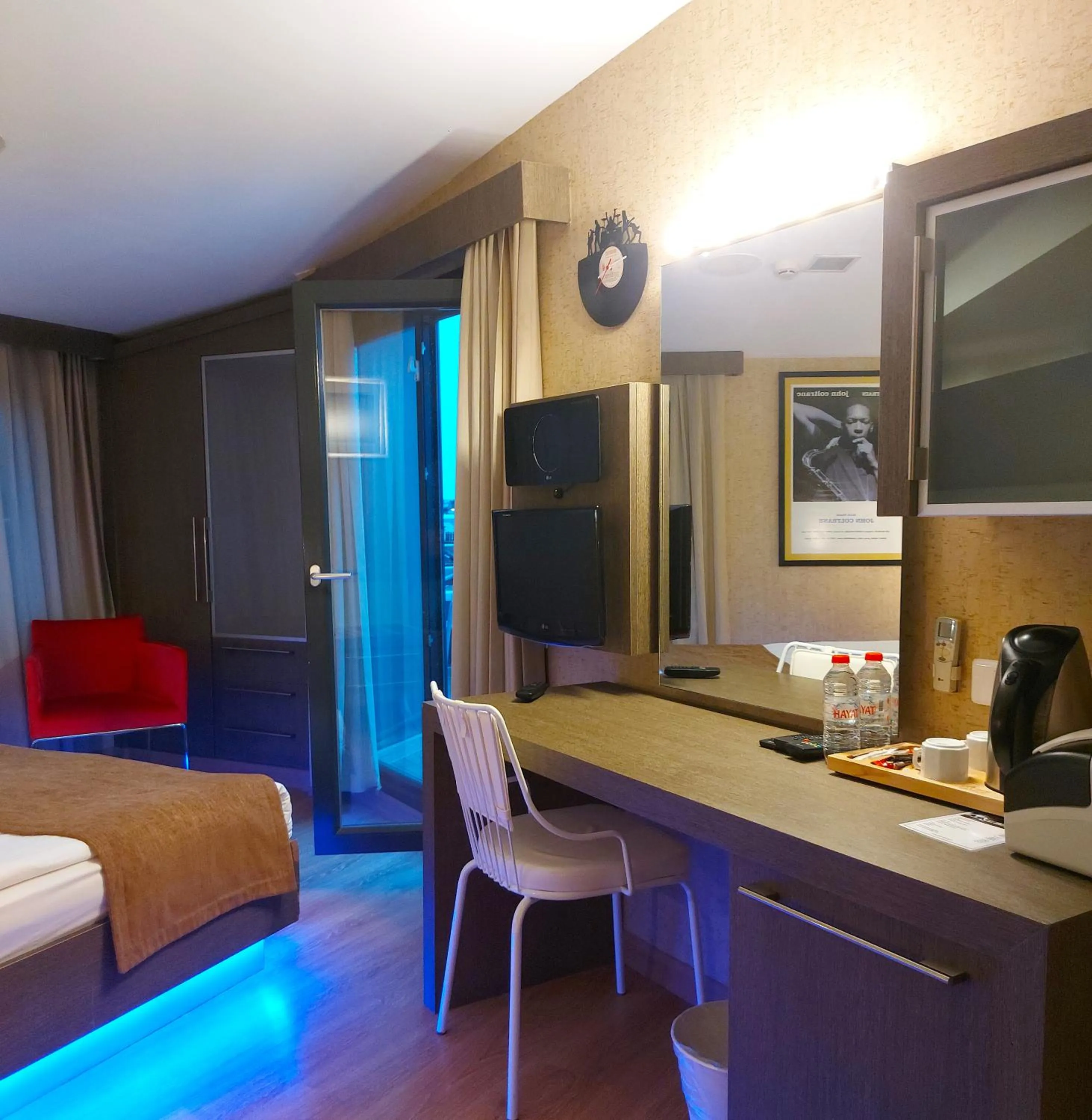 Photo of the whole room, Bed in Jazz Hotel Nisantasi