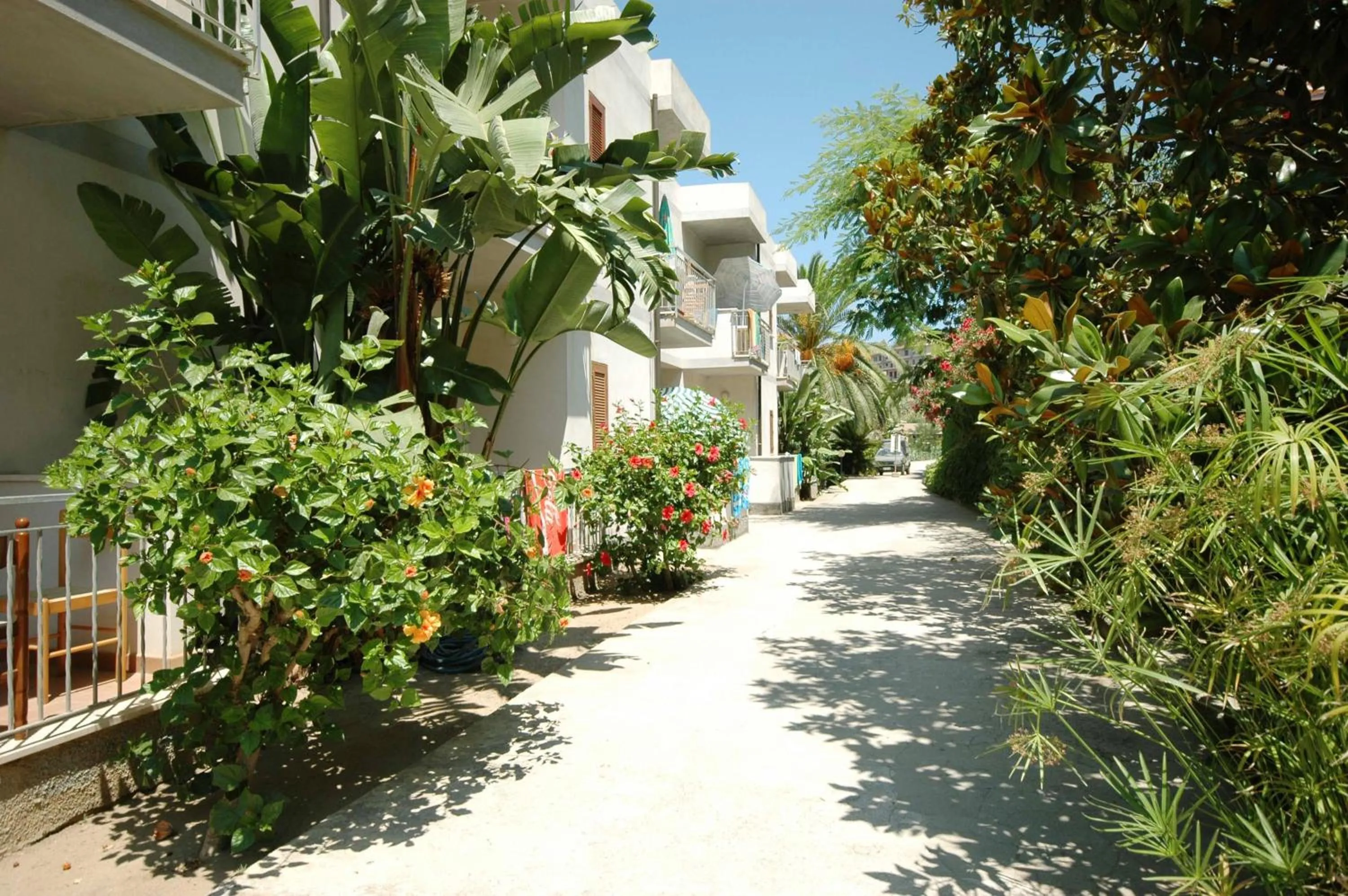 Property building in Residence Limoneto
