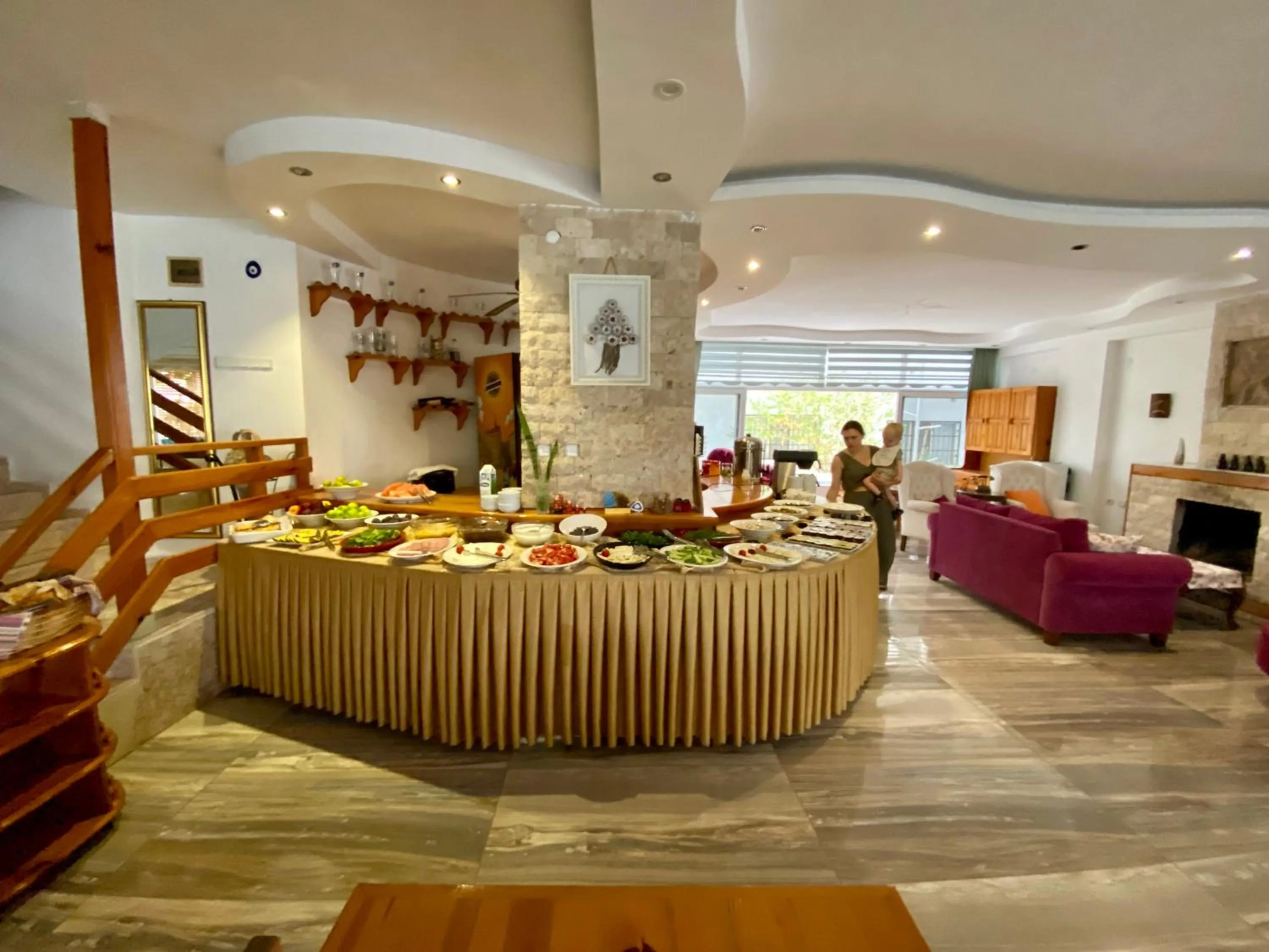 Breakfast in Rain Hotel