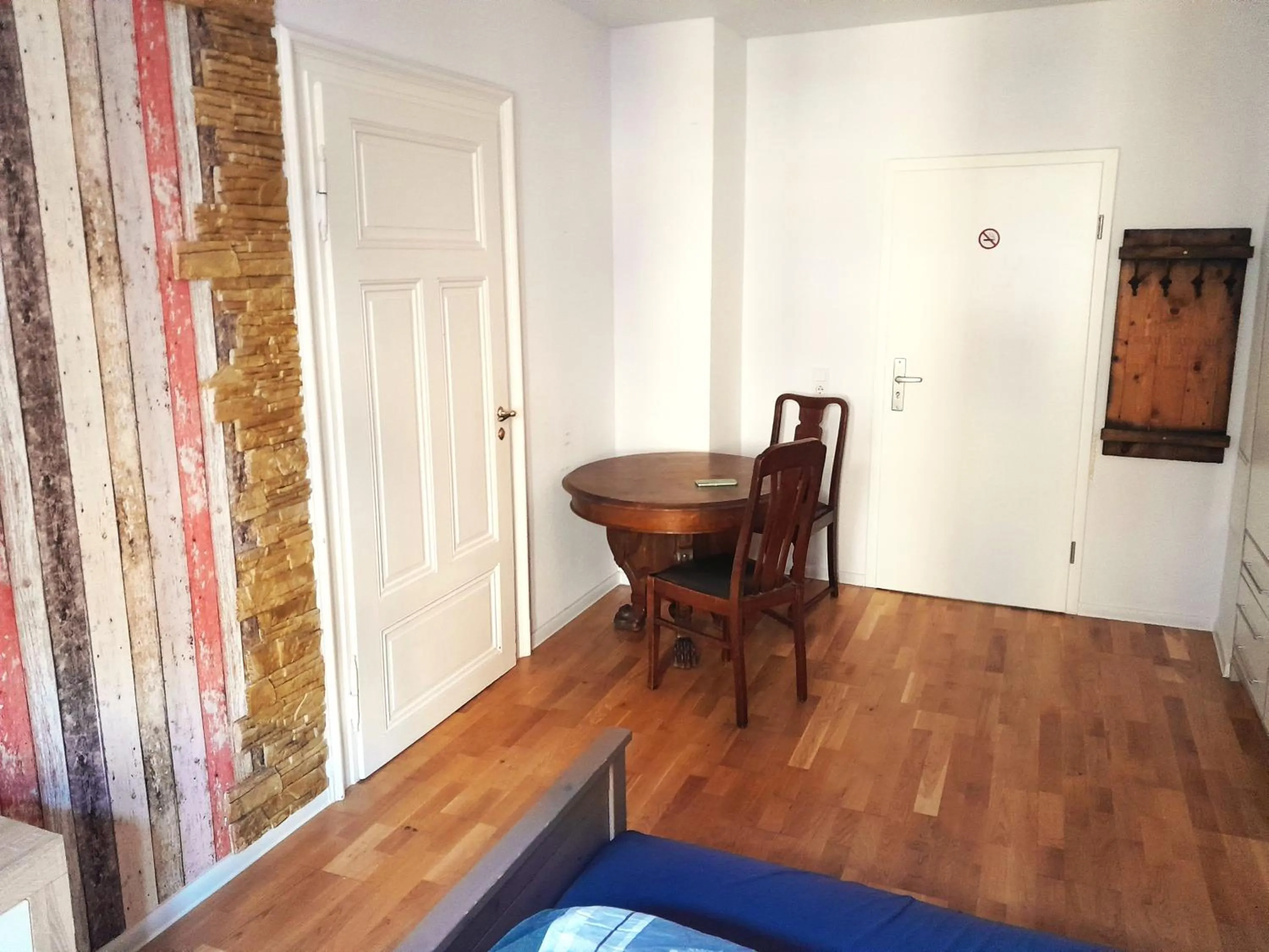 Seating area in Gwuni Mopera