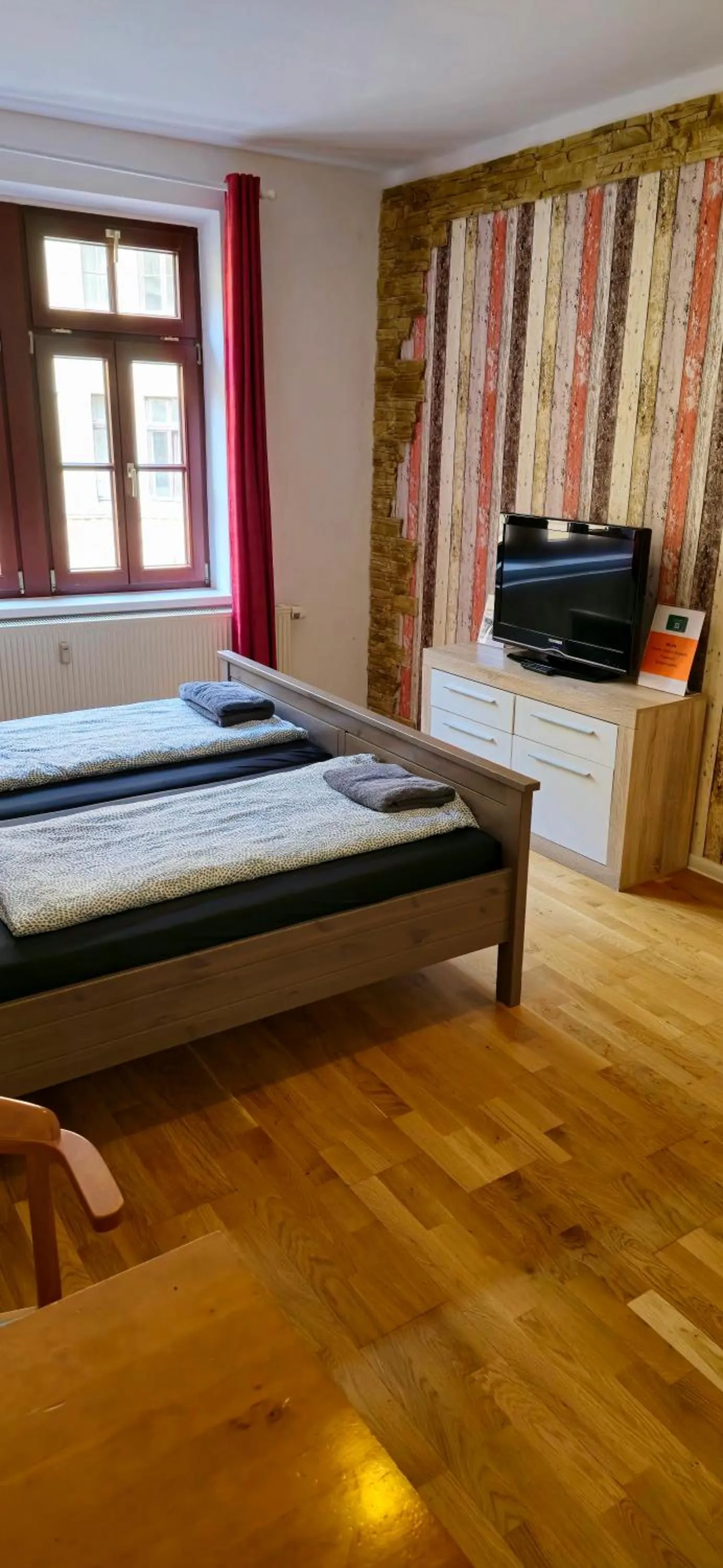 TV and multimedia, Bed in Gwuni Mopera