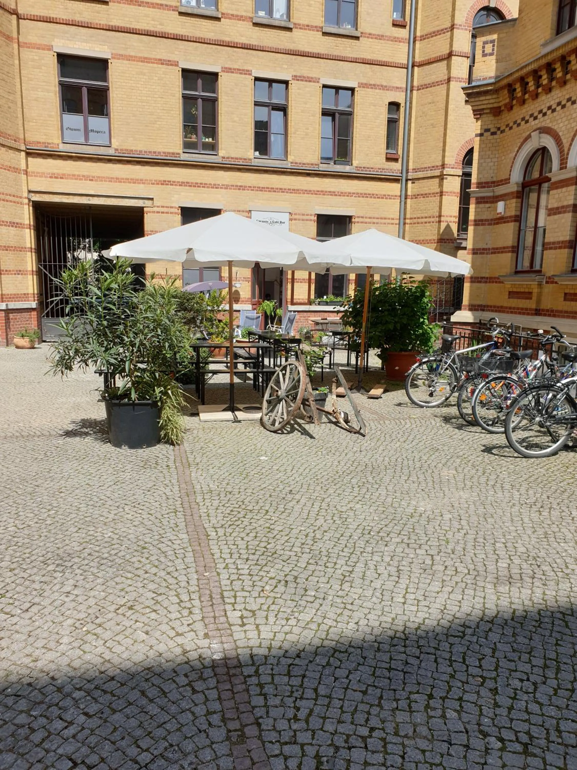 Patio in Gwuni Mopera