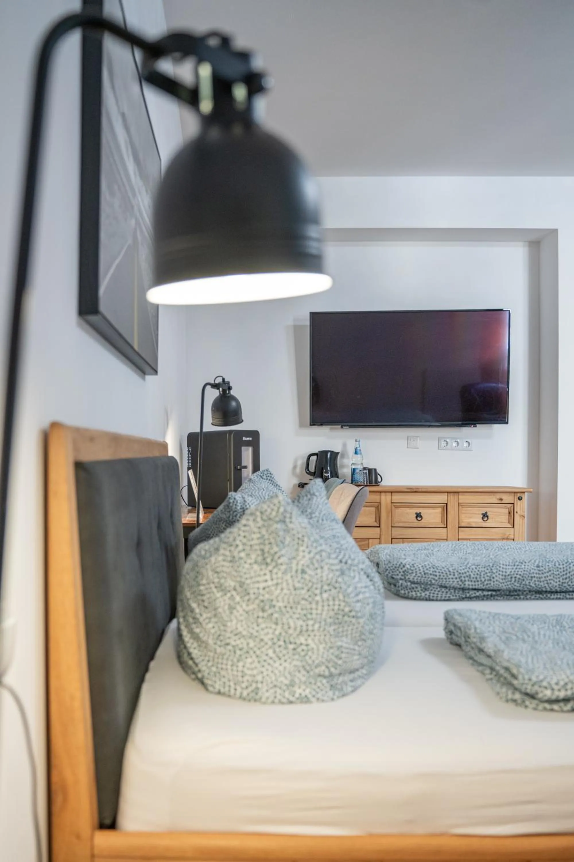 TV and multimedia, Bed in Gwuni Mopera