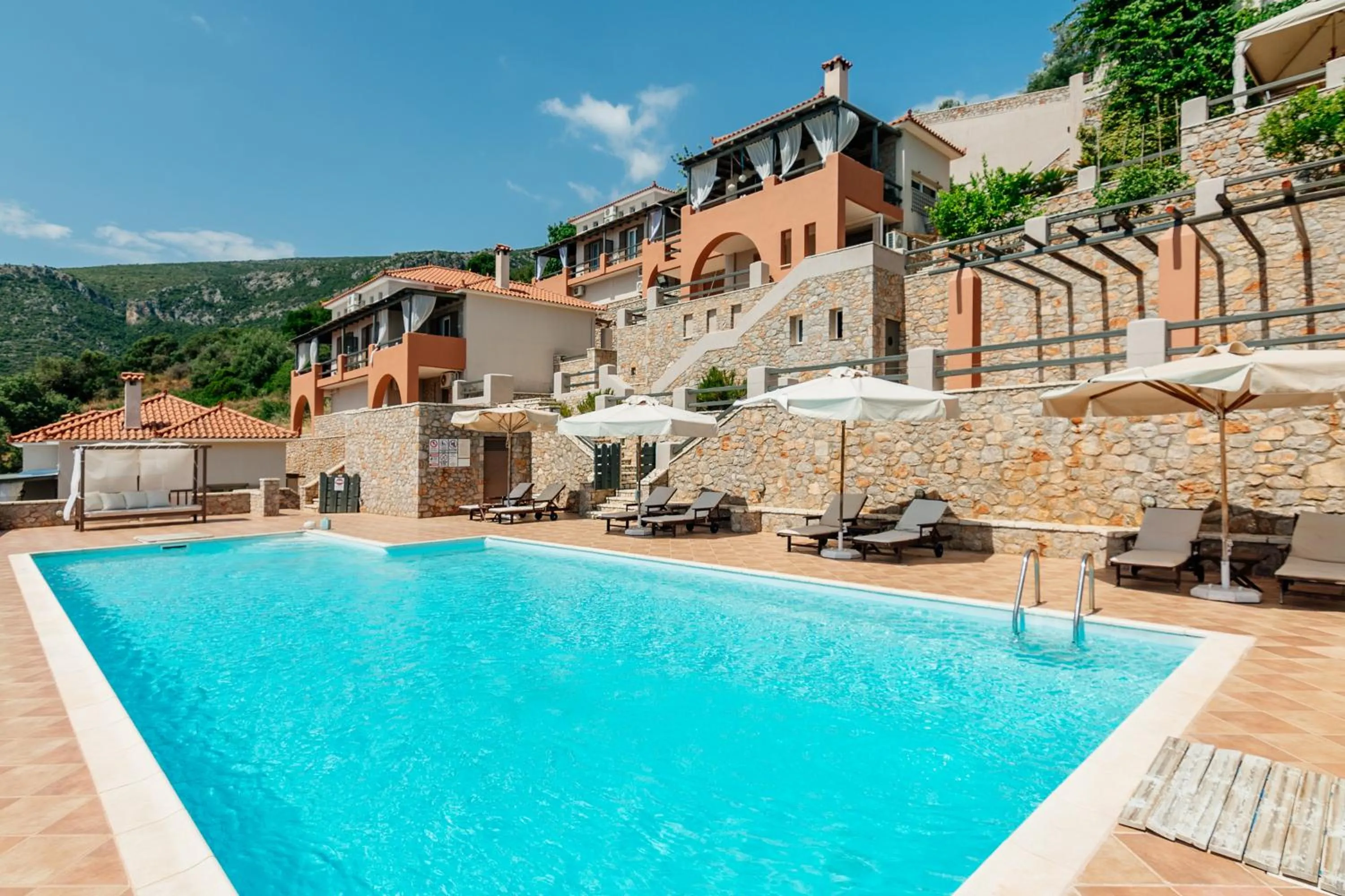 Apelon Tiritas Villas