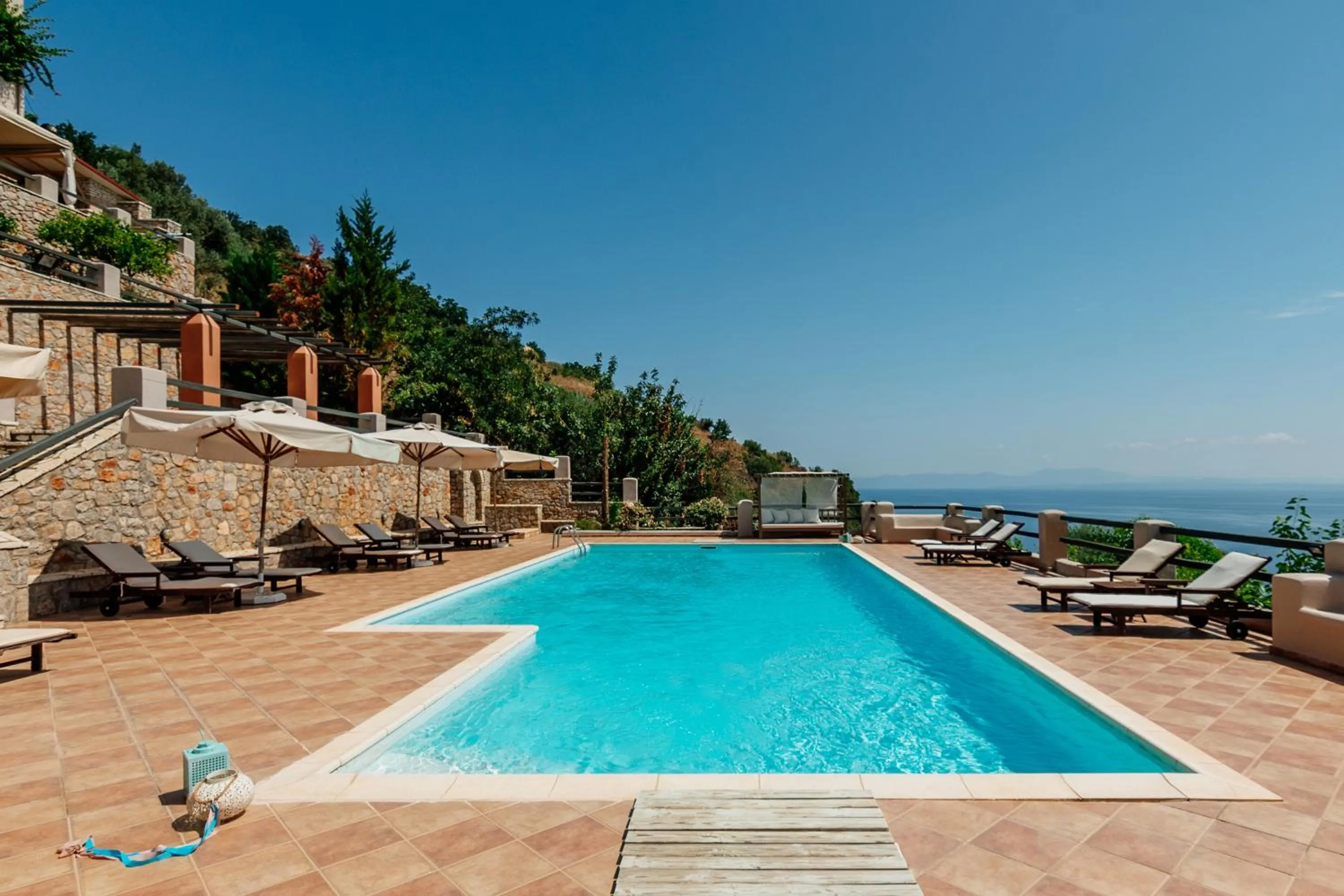 Apelon Tiritas Villas