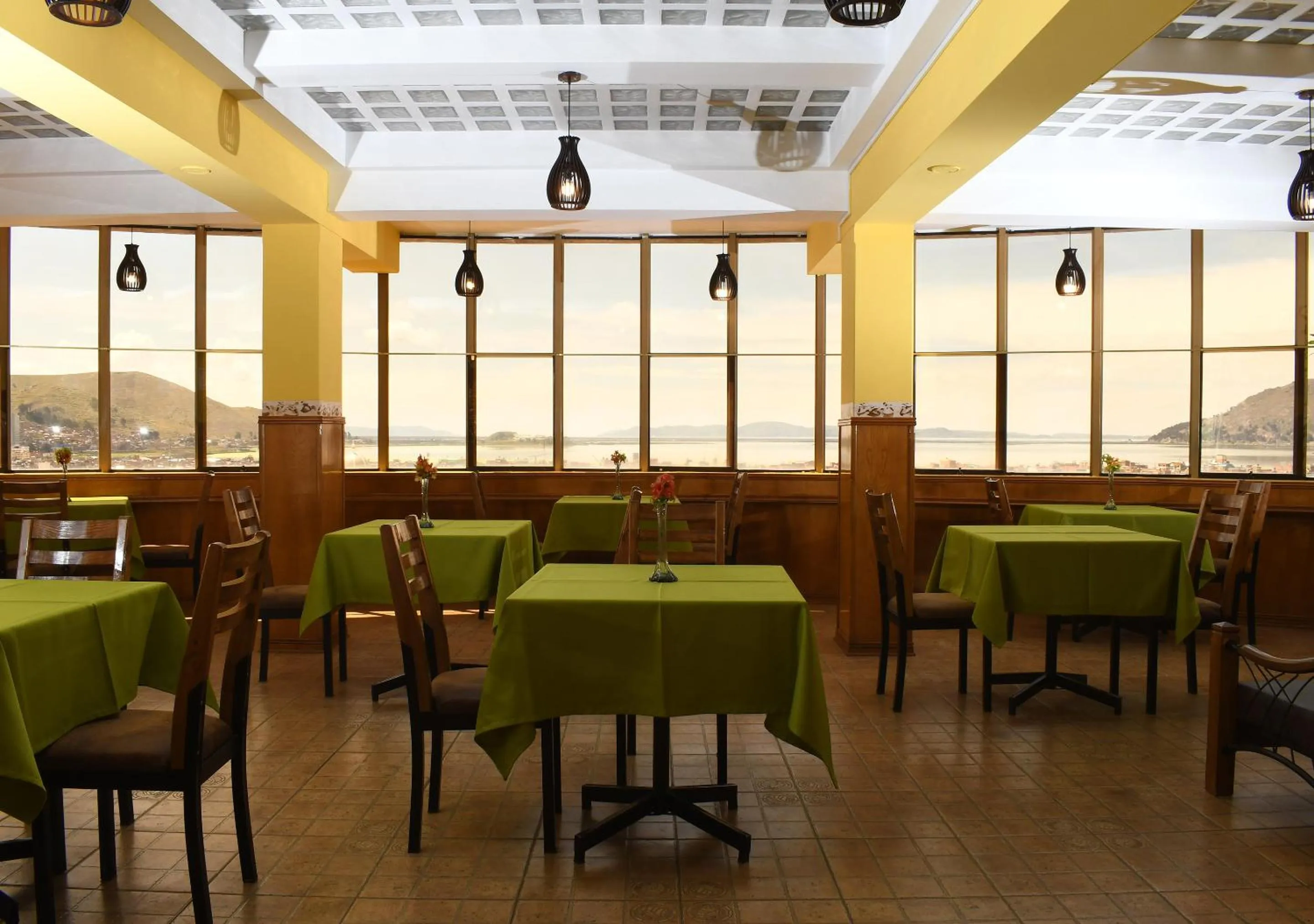 Restaurant/places to eat in Hotel Qalasaya