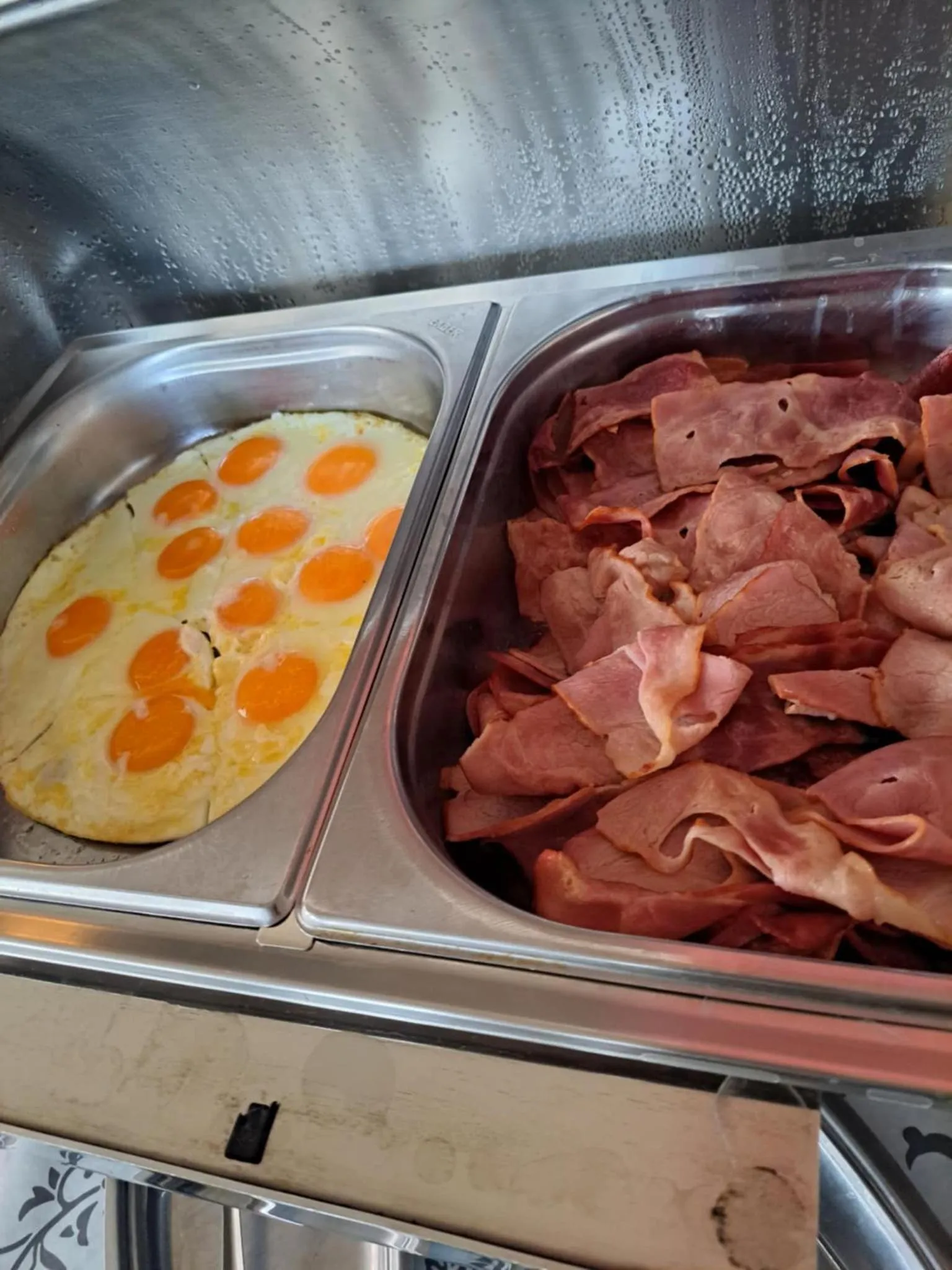 Breakfast in Hotel Atlantis