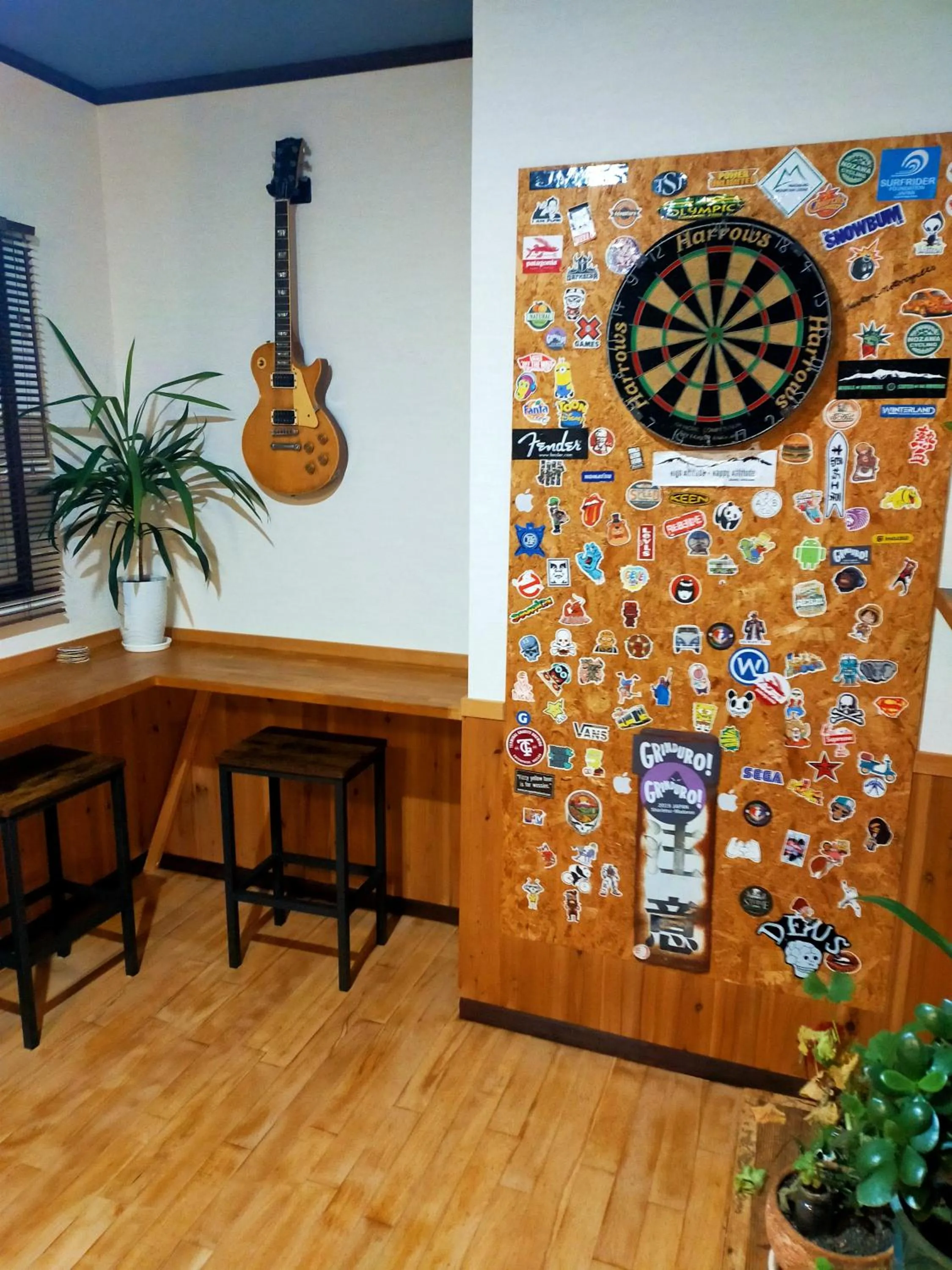 Darts in Madarao Mountain Lodge