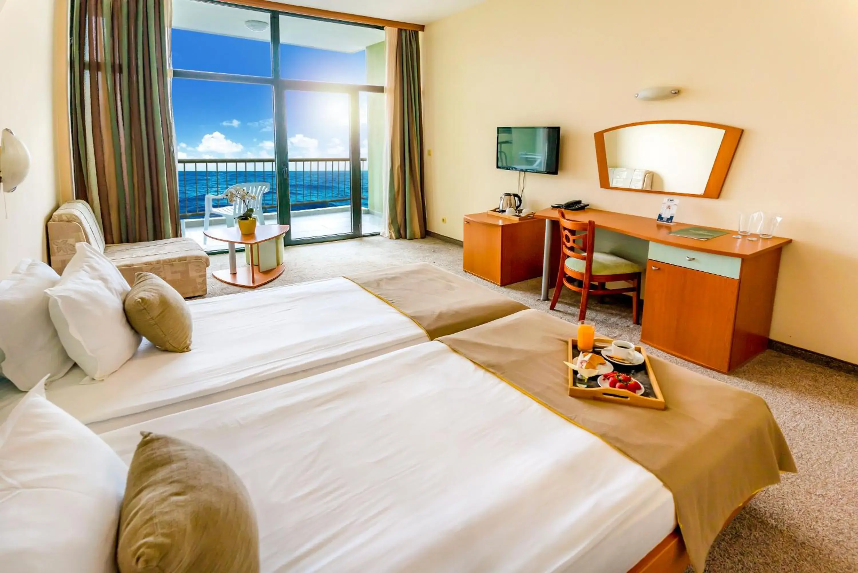 Family Room with Balcony and Sea View - Free Beach Access in Palm Beach Hotel - All Inclusive with Free beach package & Private Beach Family Room with Balcony and Sea View - Free Beach Access in Palm Beach Hotel - All Inclusive with Free beach package & Private Beach