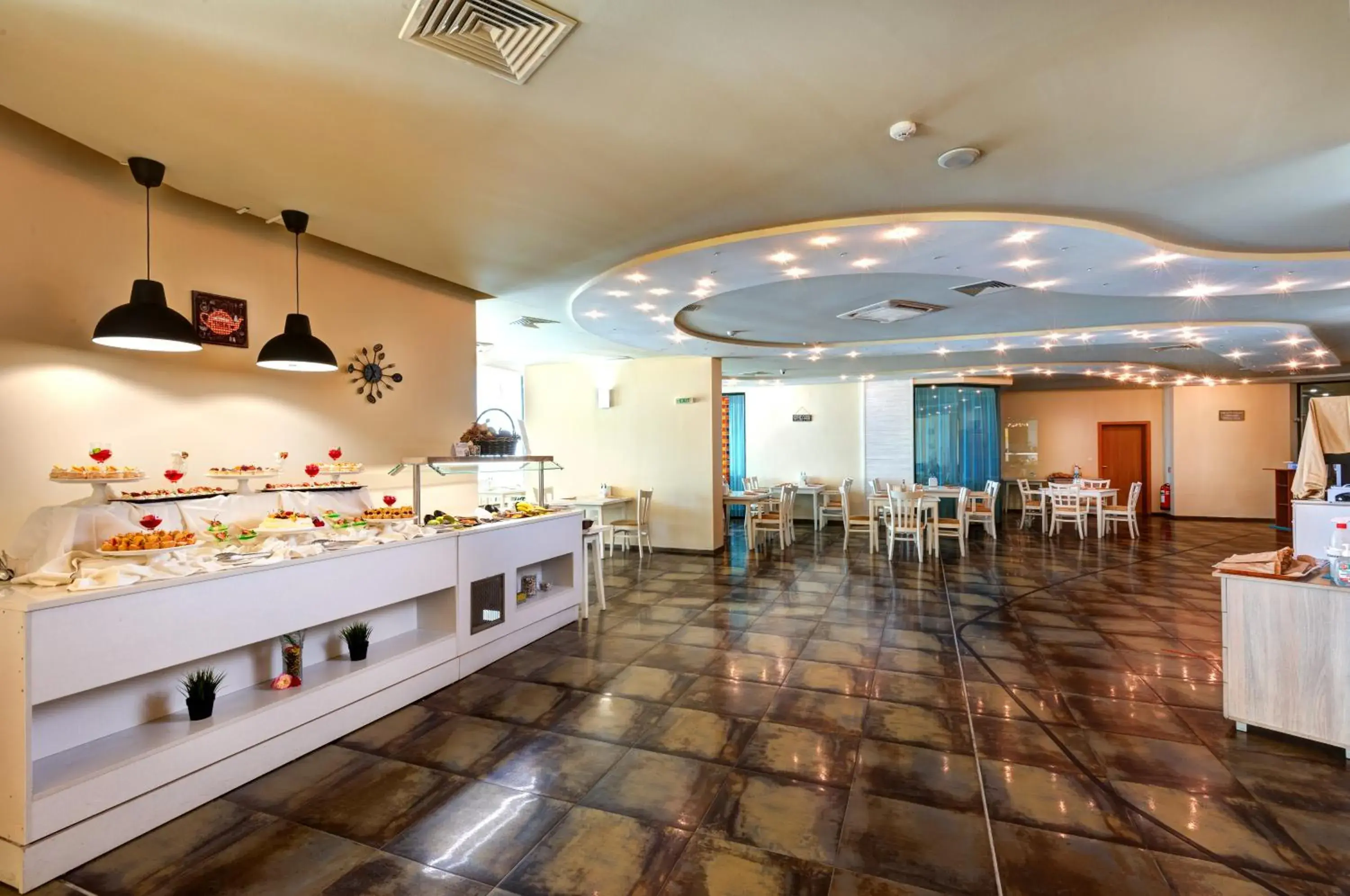 Restaurant/places to eat in Palm Beach Hotel - All Inclusive with Free beach package & Private Beach Restaurant/places to eat in Palm Beach Hotel - All Inclusive with Free beach package & Private Beach