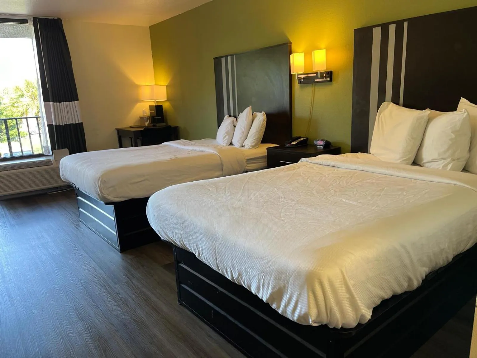 Photo of the whole room, Bed in Quality Inn Elkton -St Augustine South