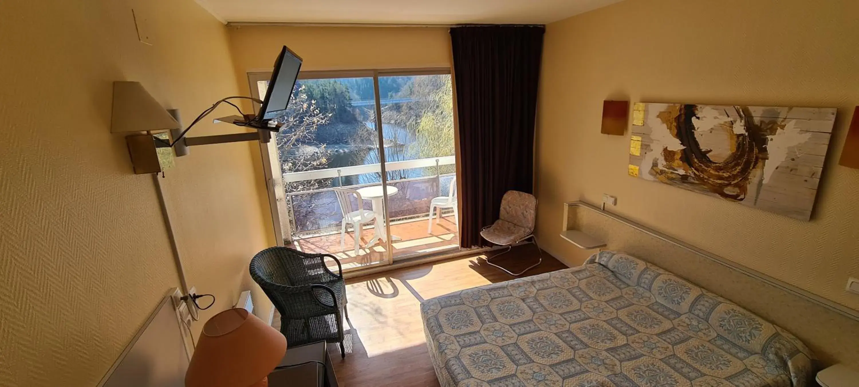 Bedroom, Bed in Garabit Hotel Bedroom, Bed in Garabit Hotel