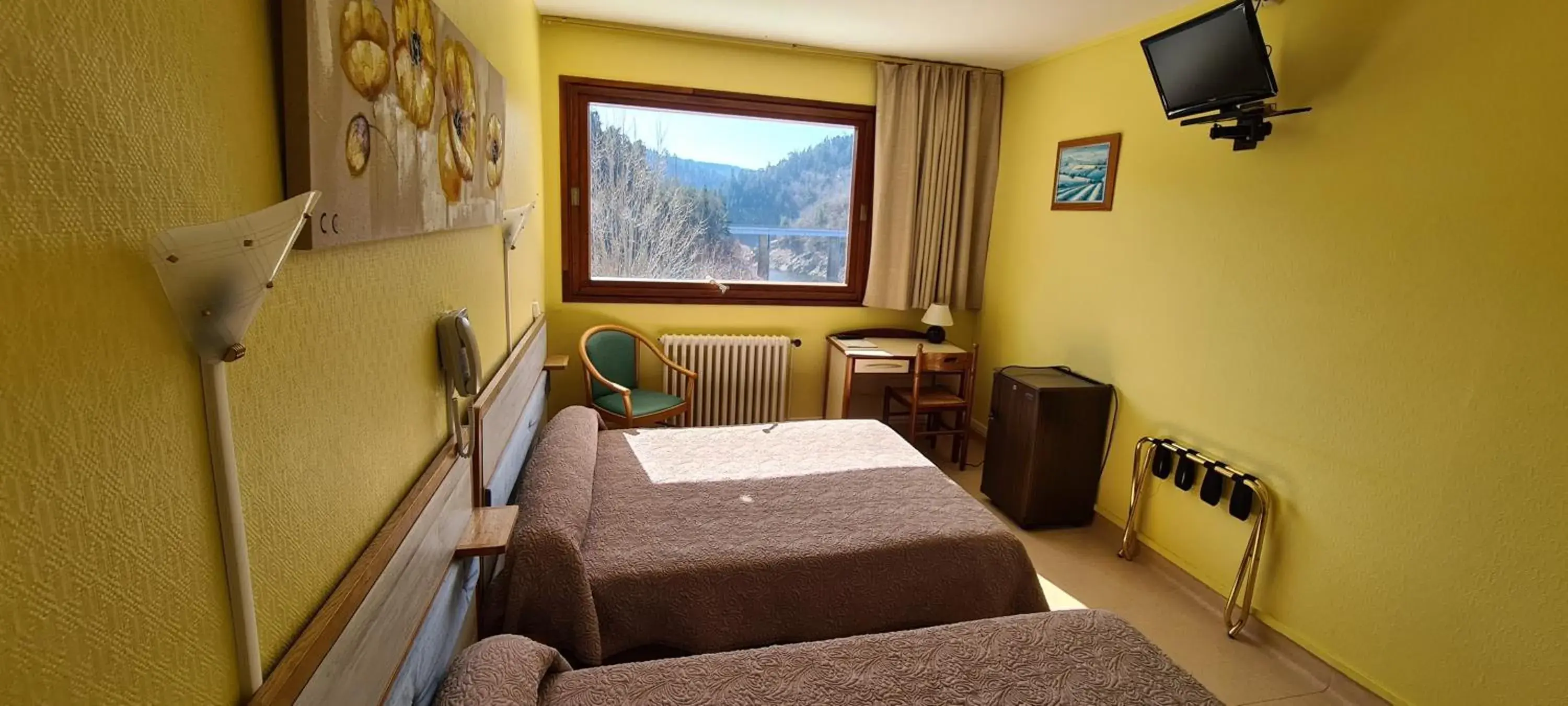 Bedroom, Bed in Garabit Hotel Bedroom, Bed in Garabit Hotel