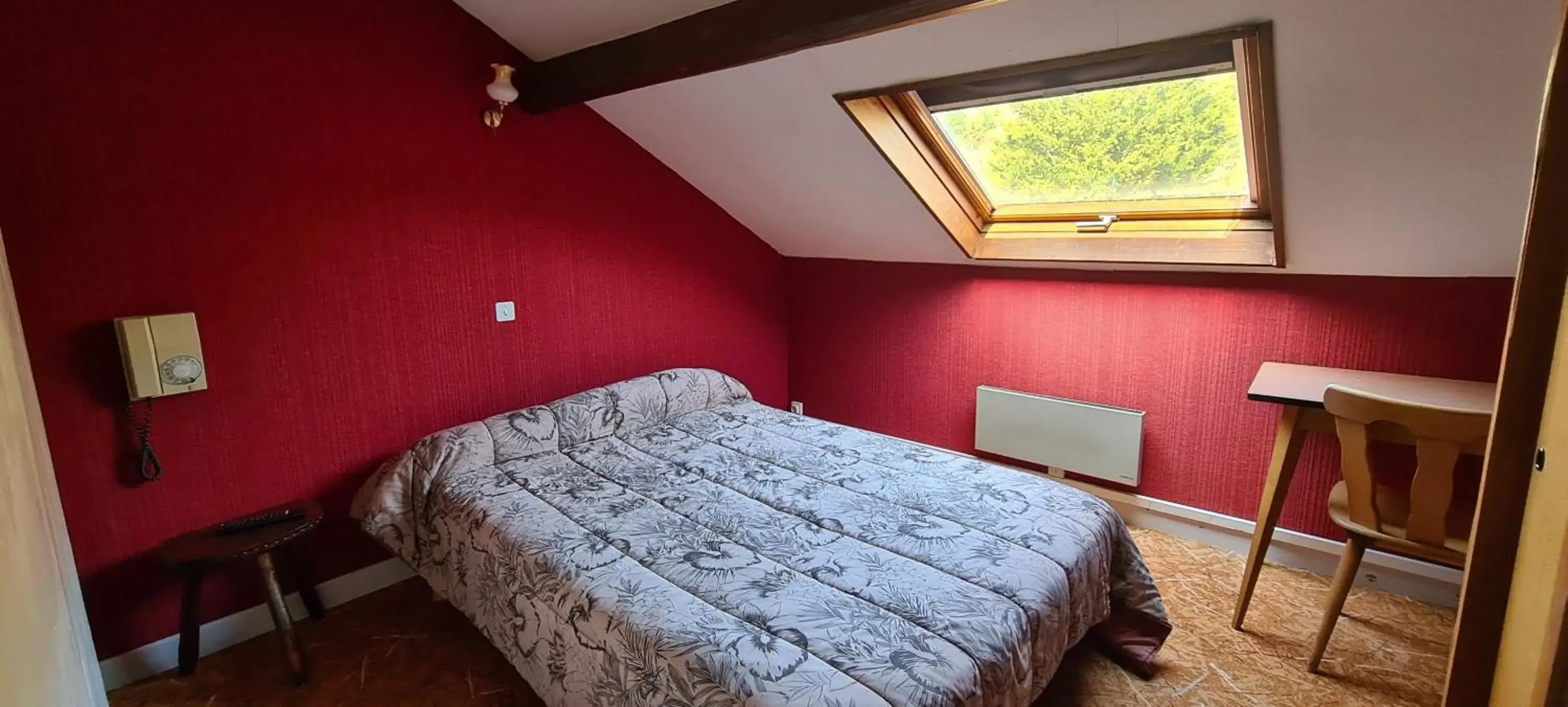 Bedroom, Bed in Garabit Hotel Bedroom, Bed in Garabit Hotel