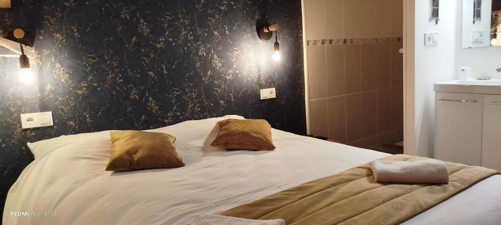 Bedroom, Bed in Garabit Hotel