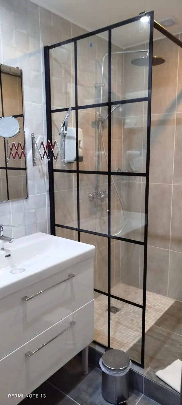 Bathroom in Garabit Hotel