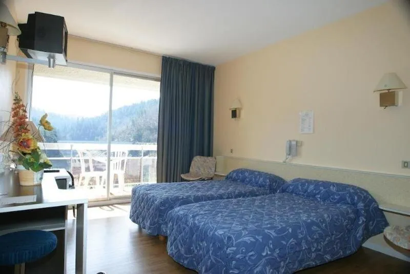 Bedroom, Bed in Garabit Hotel