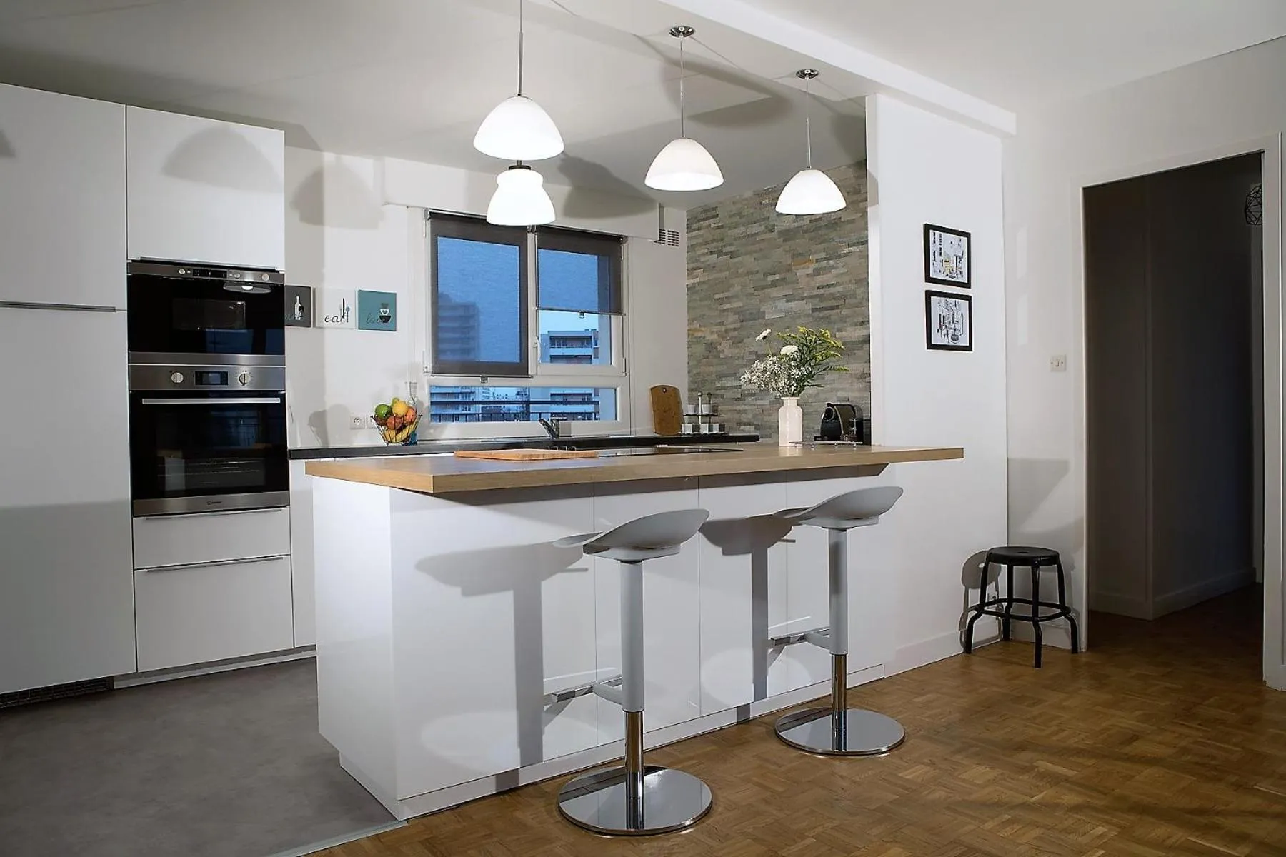 Kitchen or kitchenette in Gite Bons Amis