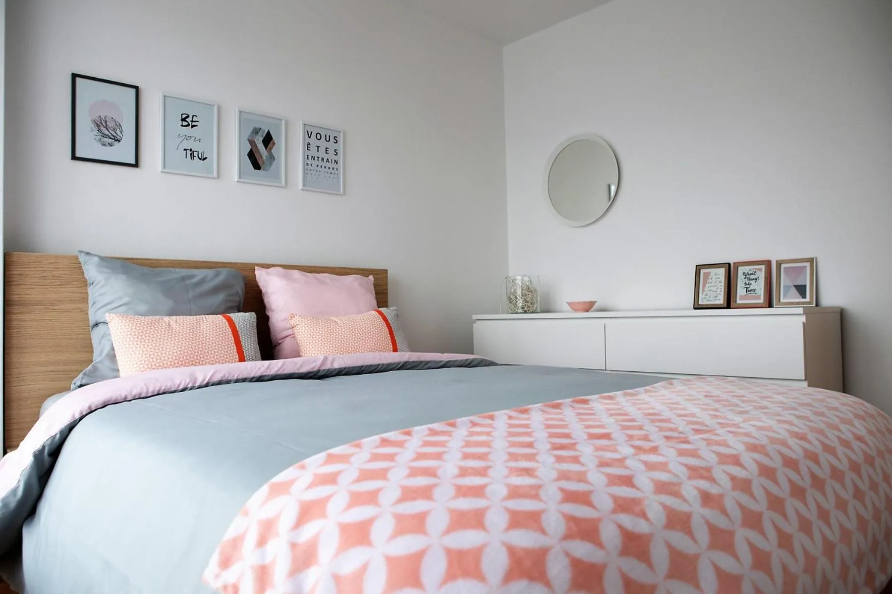 Photo of the whole room, Bed in Gite Bons Amis