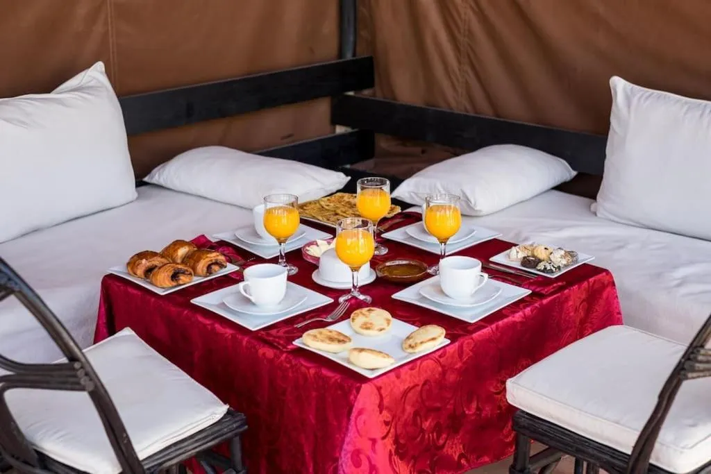 Breakfast, Bed in Riad Al Tainam