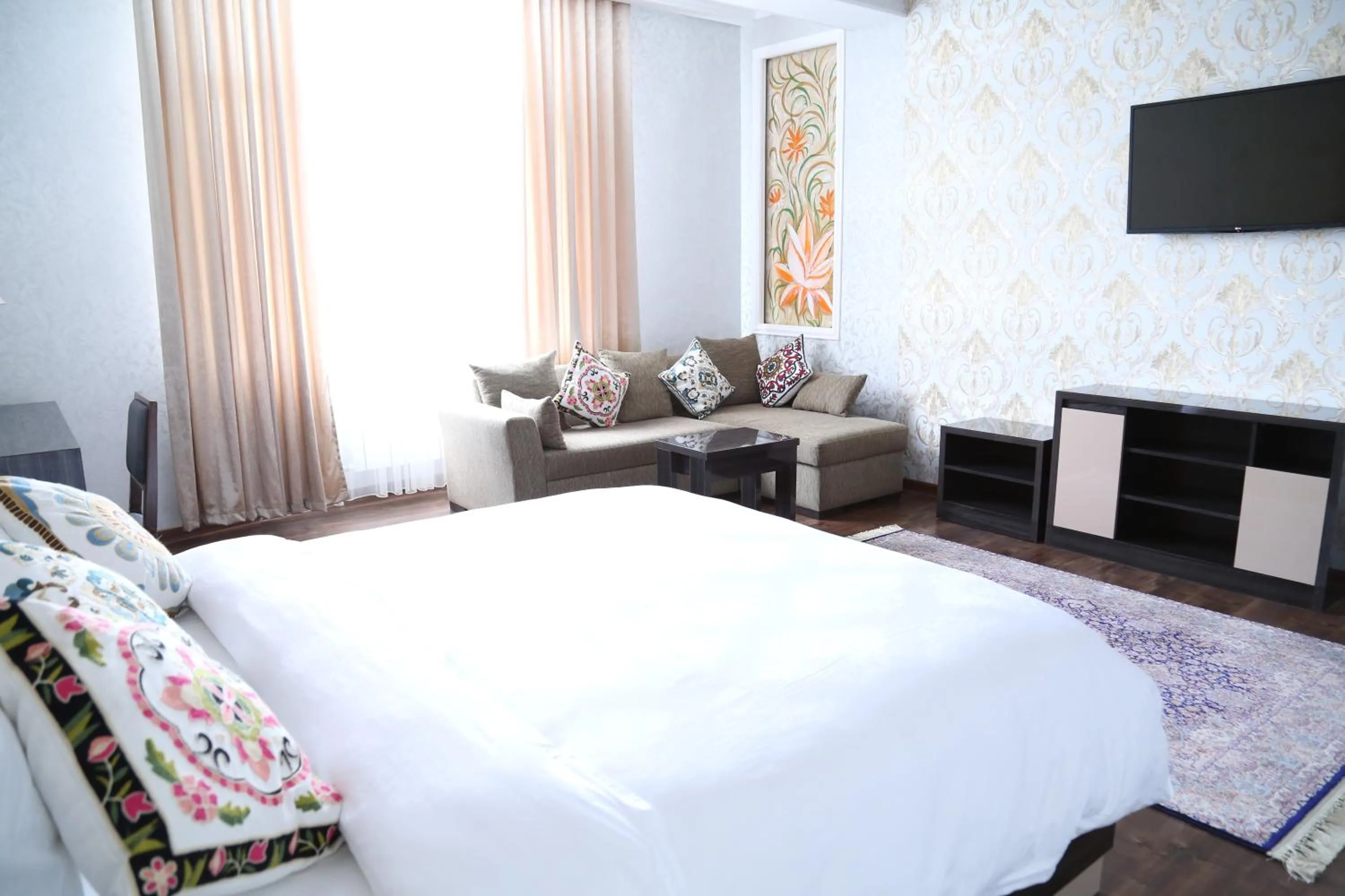 Photo of the whole room, Bed in Sunrise Apartments