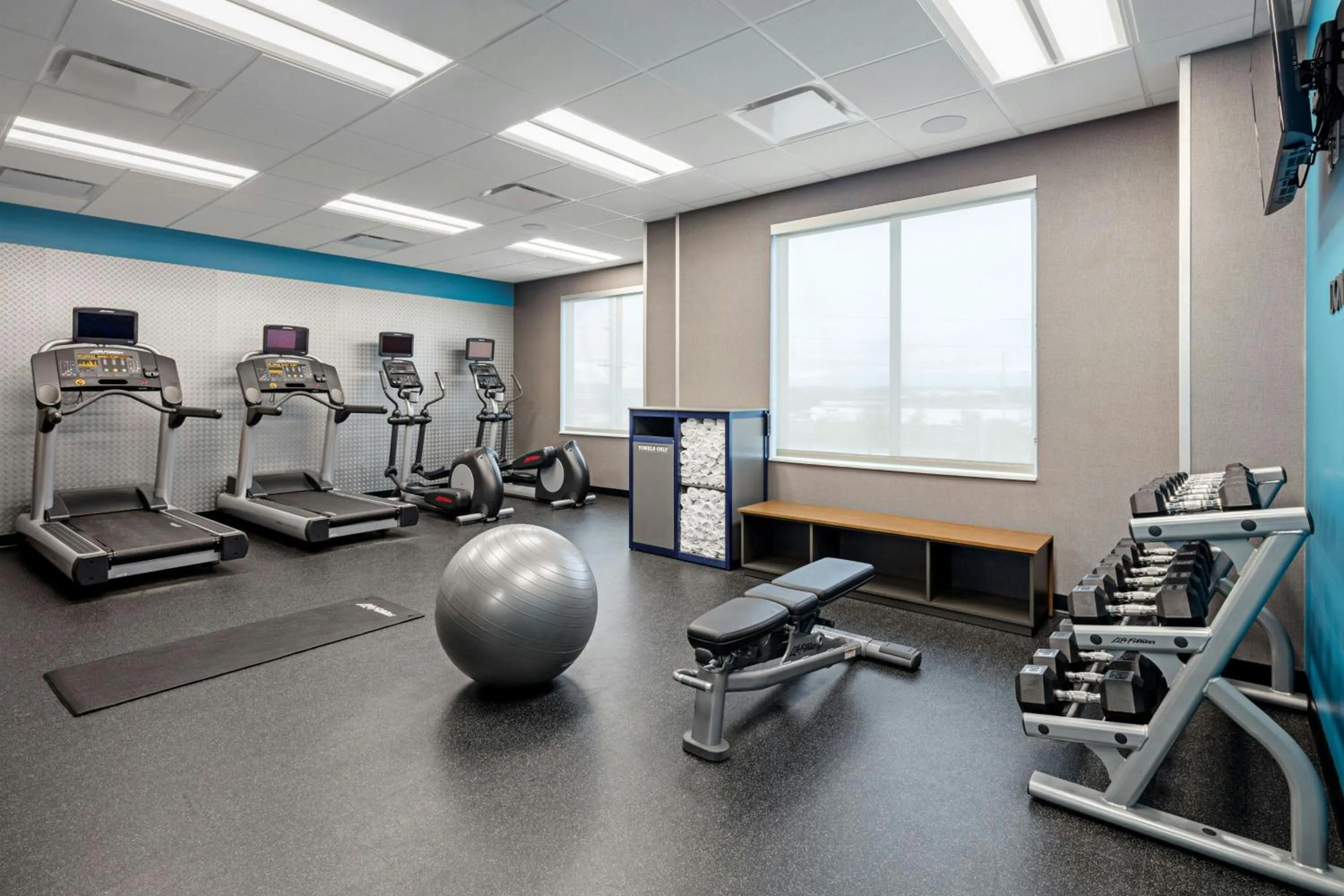 Fitness centre/facilities in Fairfield Inn & Suites by Marriott North Bergen