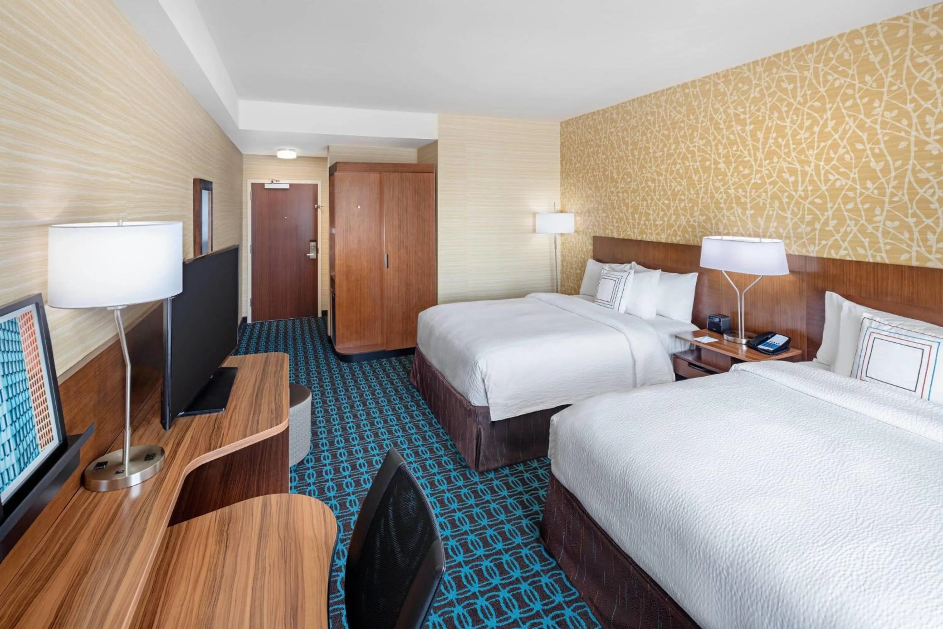 Photo of the whole room, Bed in Fairfield Inn & Suites by Marriott North Bergen