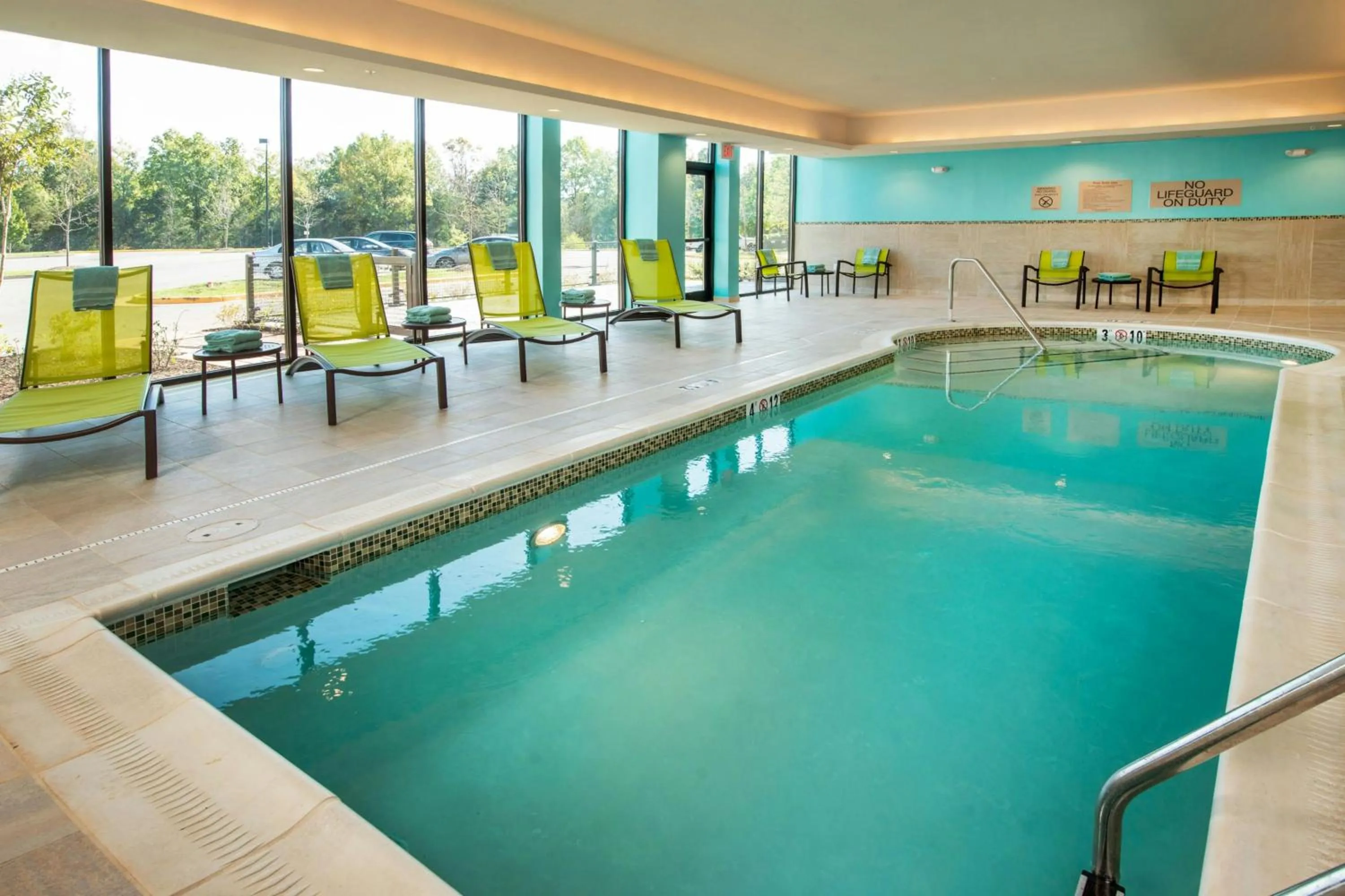 Swimming pool in SpringHill Suites by Marriott Gainesville Haymarket