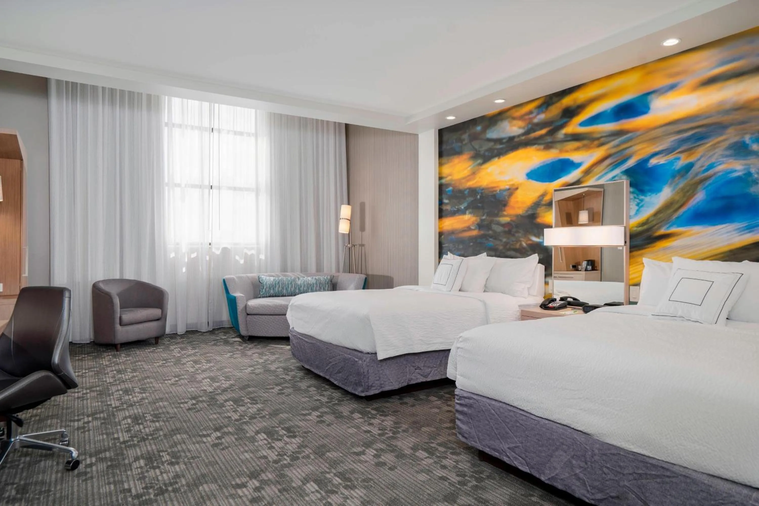 Photo of the whole room, Bed in Courtyard by Marriott Niagara Falls, USA