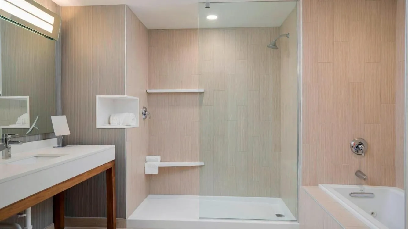 Public Bath in Courtyard by Marriott Niagara Falls, USA