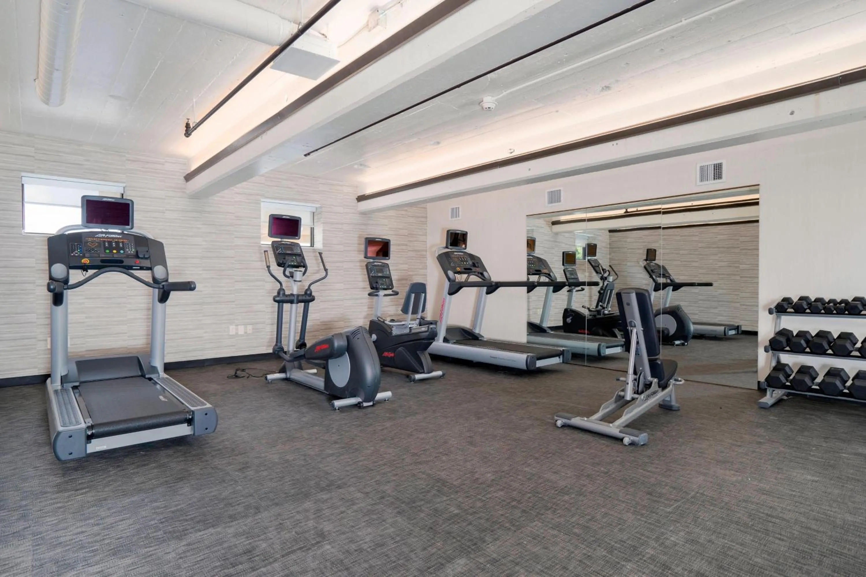 Fitness centre/facilities in Courtyard by Marriott Niagara Falls, USA