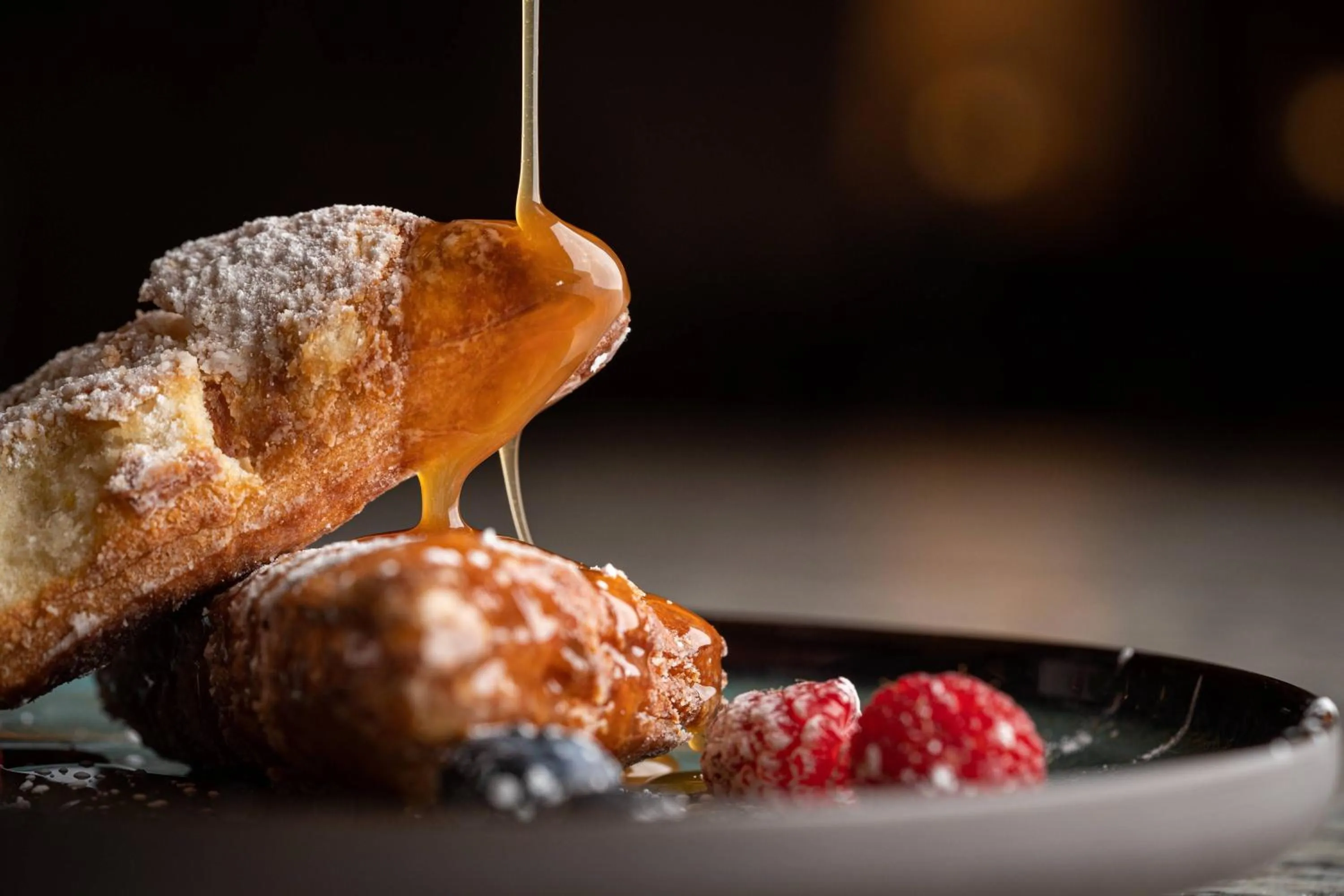 Restaurant/places to eat in The StateView Hotel, Autograph Collection