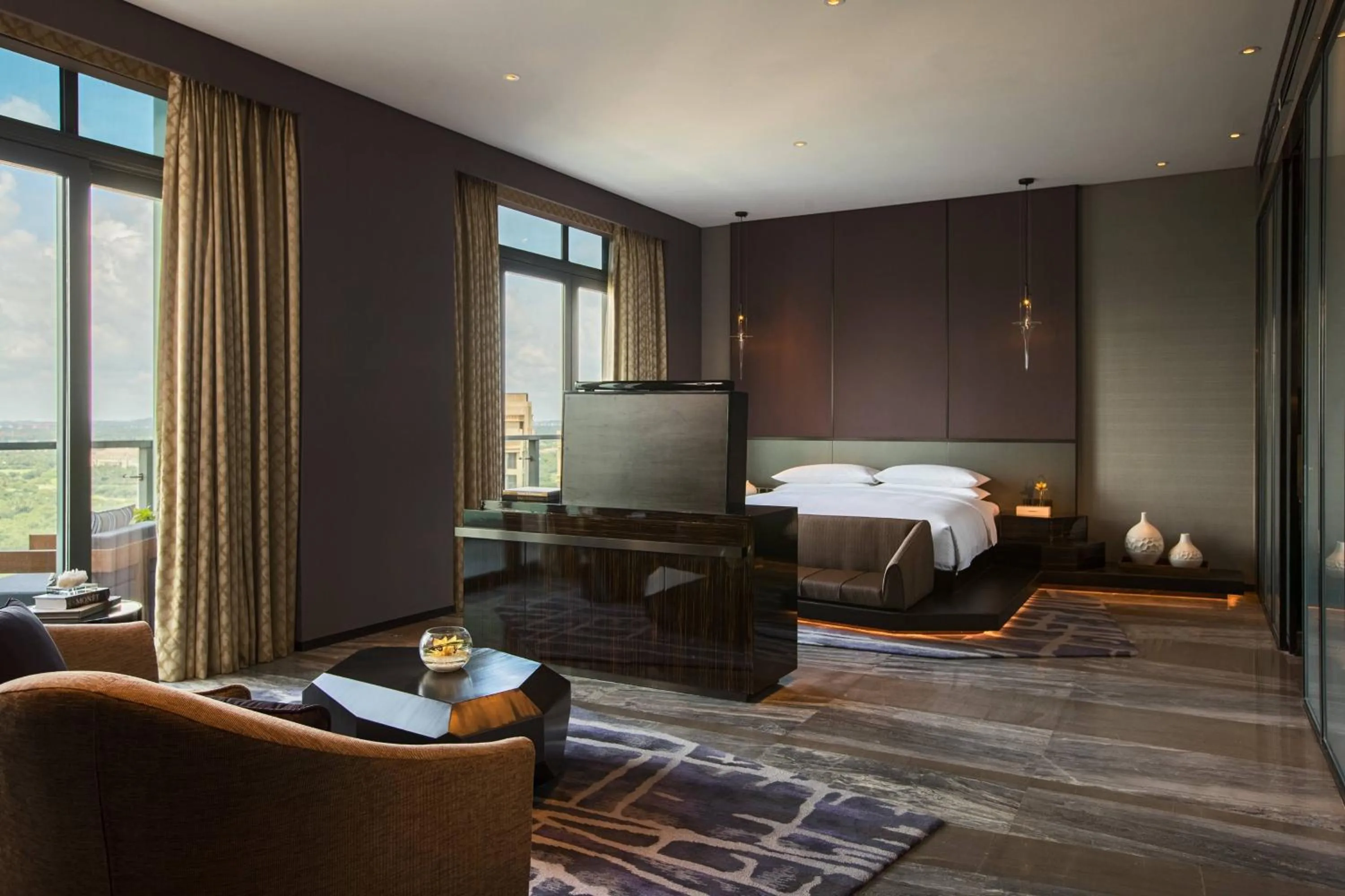 Bedroom, Bed in Renaissance Haikou Hotel