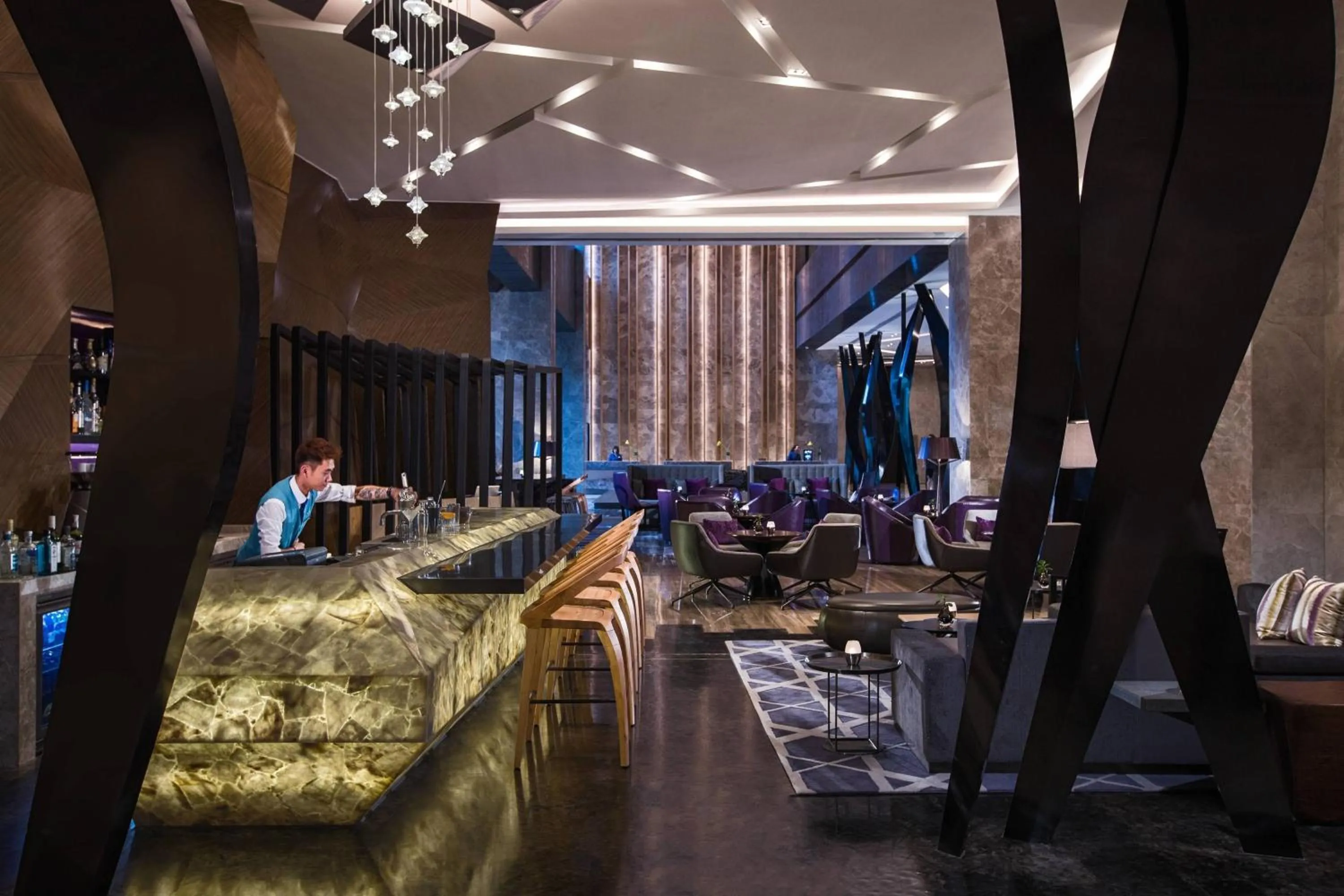 Lounge or bar in Renaissance Haikou Hotel
