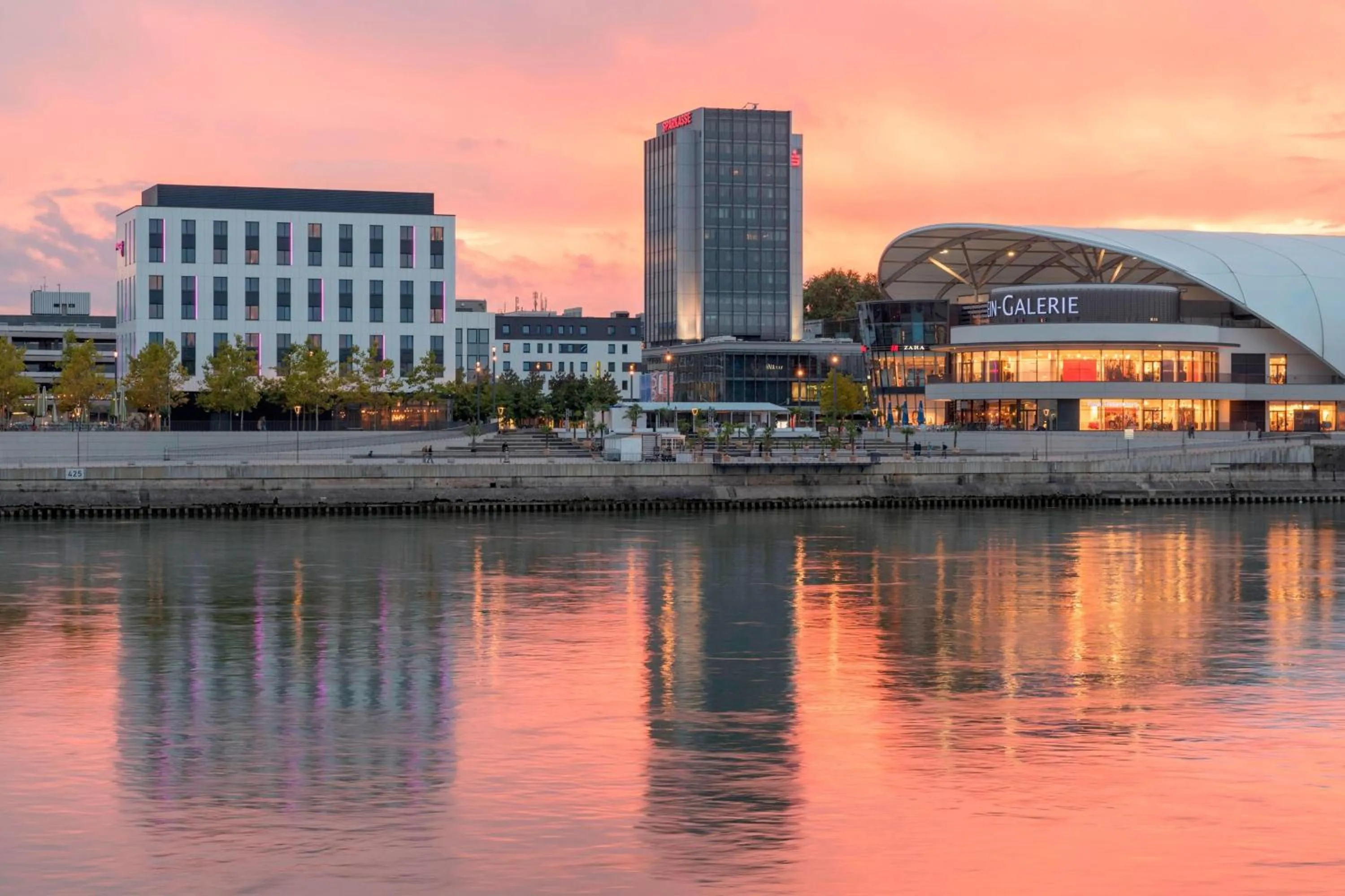 Property building in Moxy Ludwigshafen