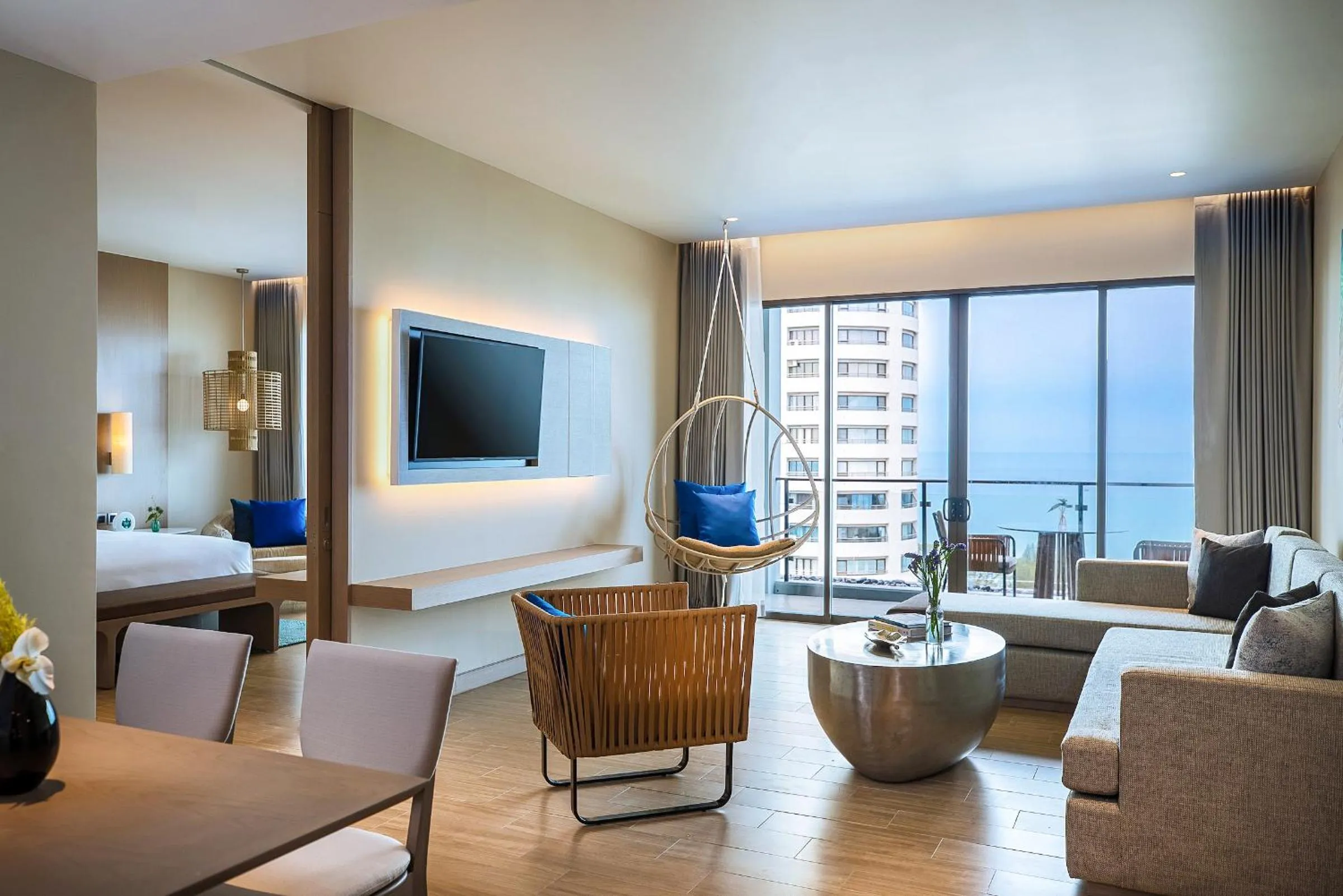 TV and multimedia in Renaissance Pattaya Resort & Spa