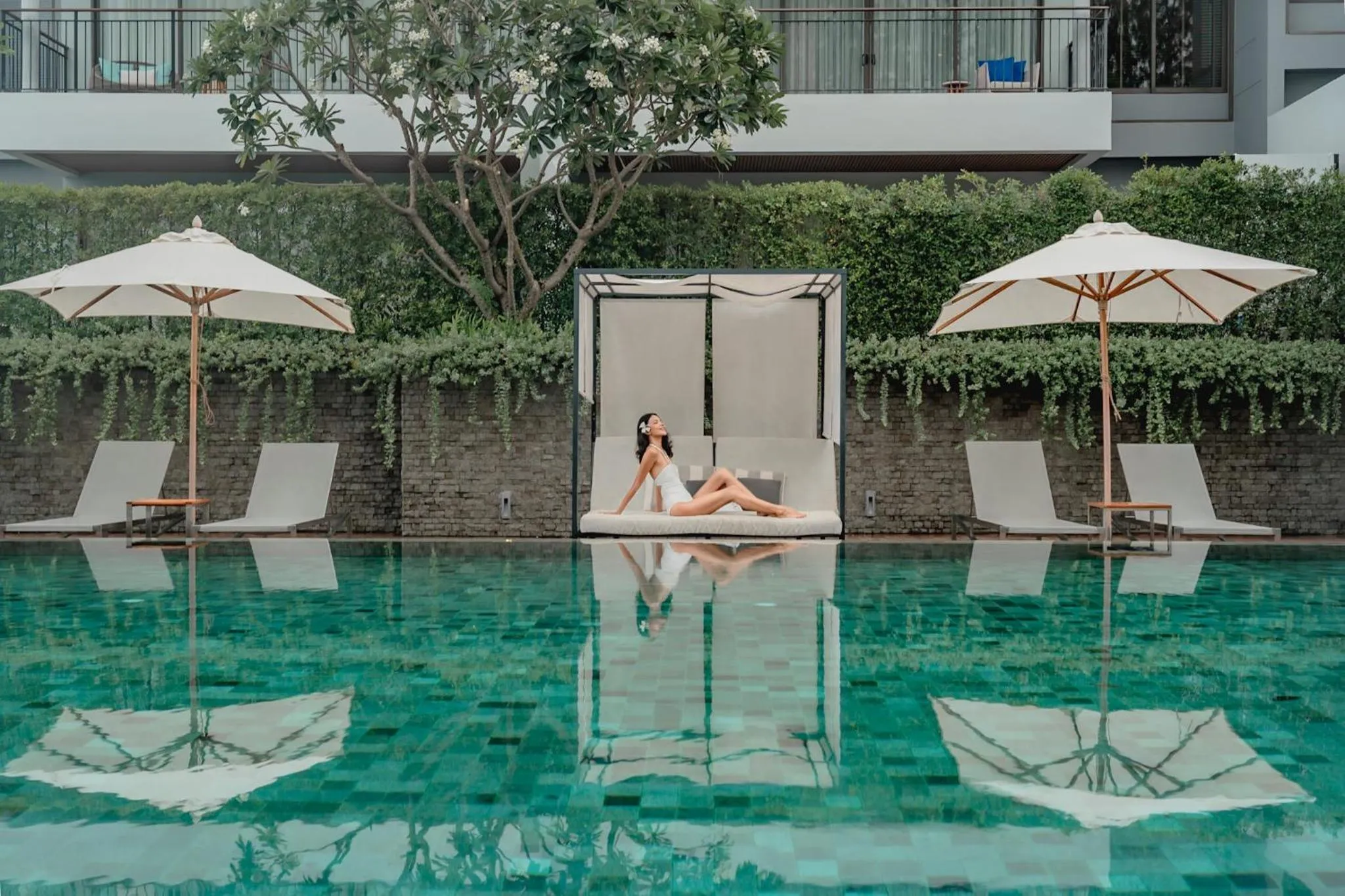 Swimming pool in Renaissance Pattaya Resort & Spa