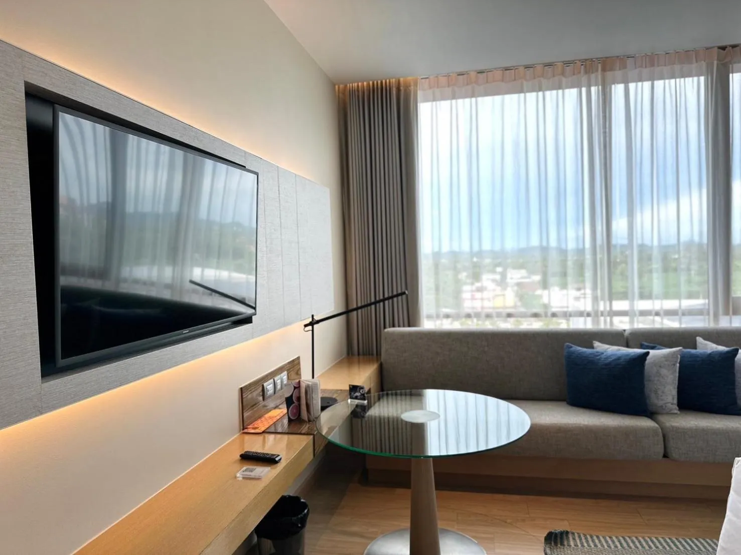 TV and multimedia in Renaissance Pattaya Resort & Spa