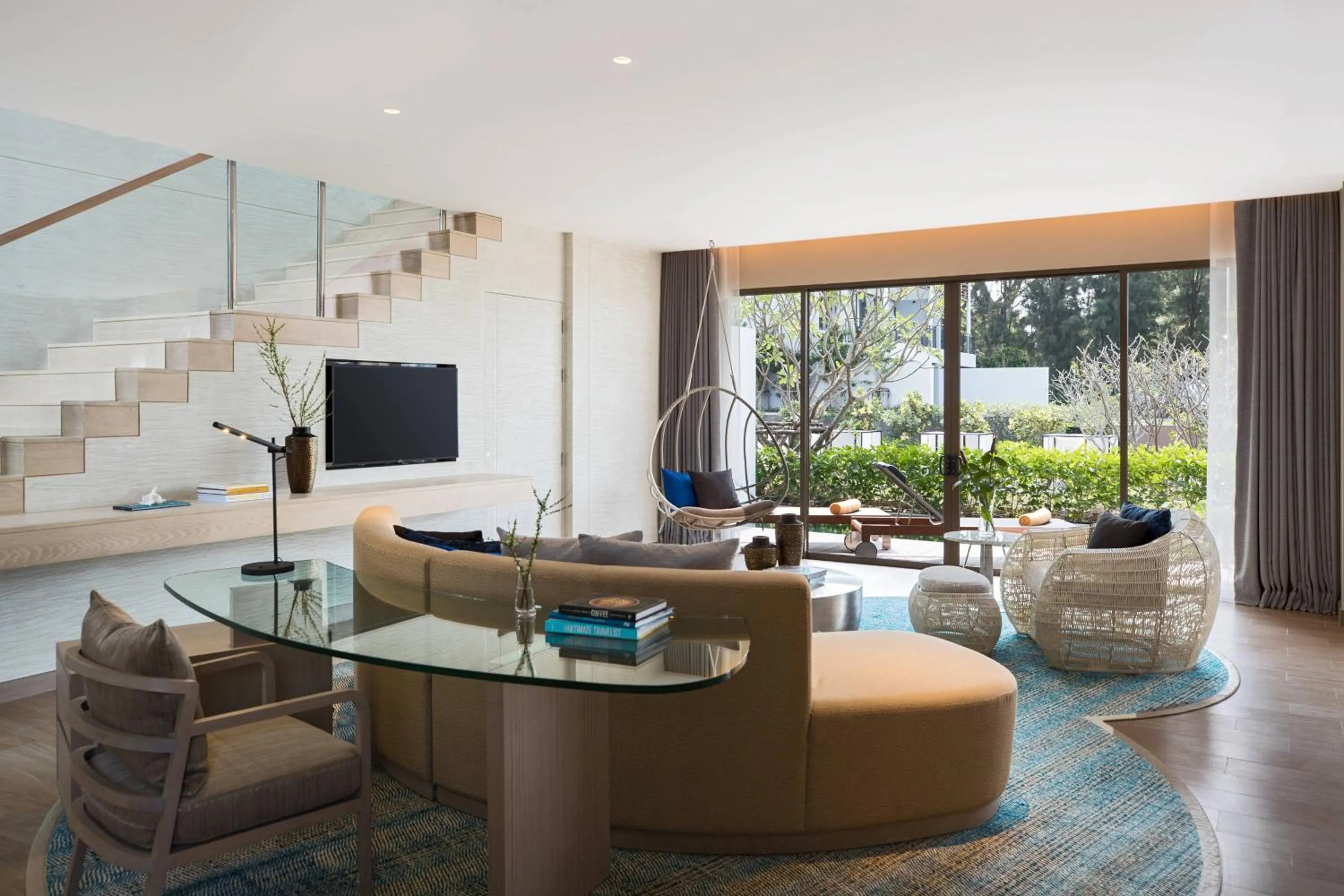 Swimming pool in Renaissance Pattaya Resort & Spa