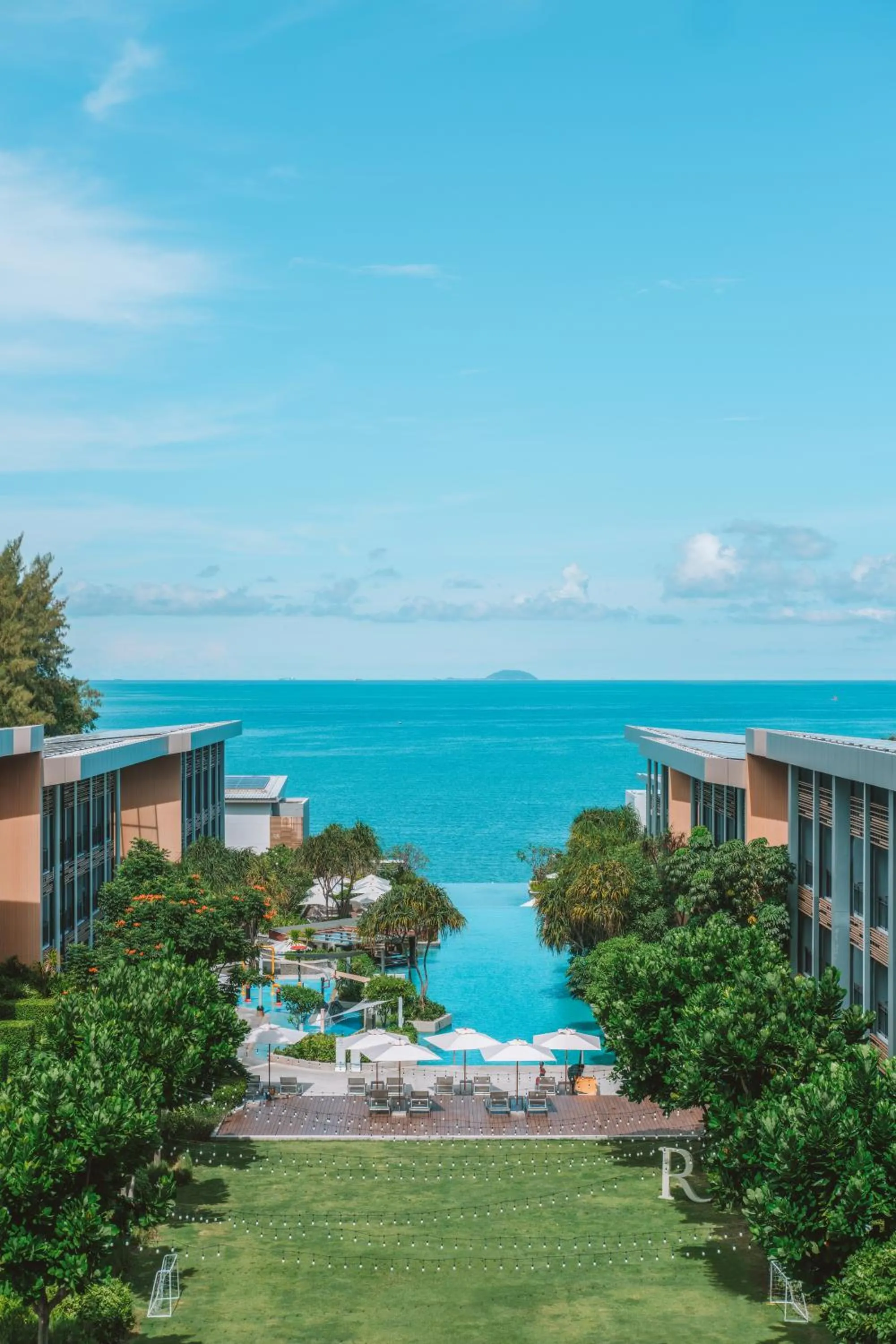 Property building in Renaissance Pattaya Resort & Spa