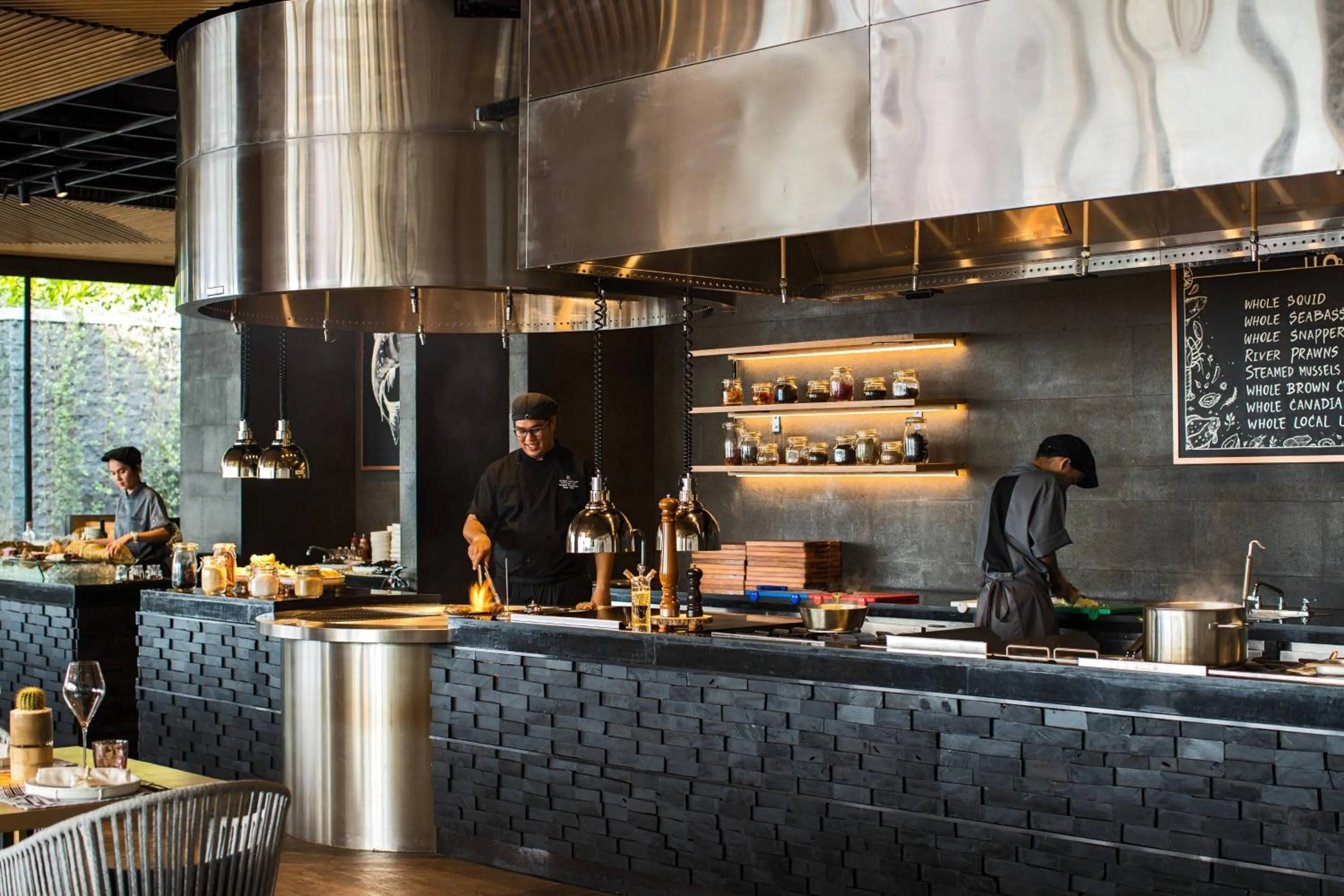 Lounge or bar in Renaissance Pattaya Resort & Spa