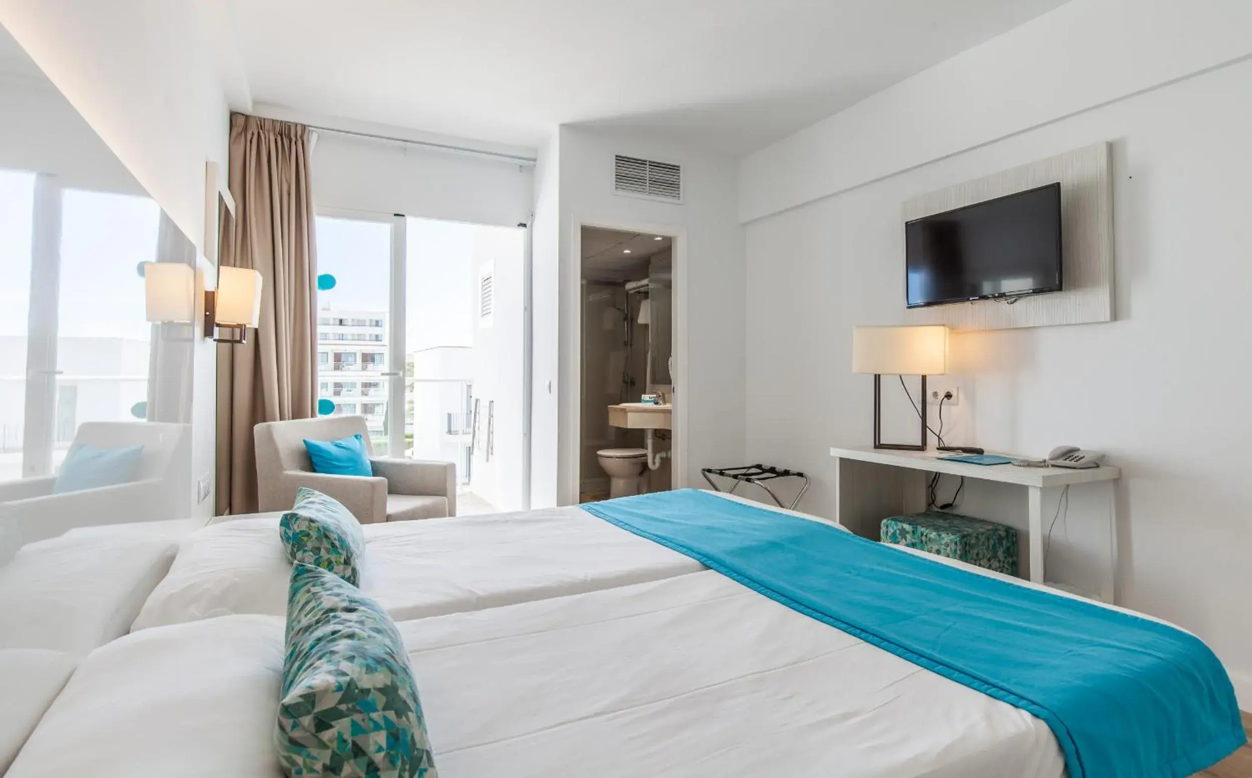 Photo of the whole room, Bed in BLUESEA Cala Millor Photo of the whole room, Bed in BLUESEA Cala Millor