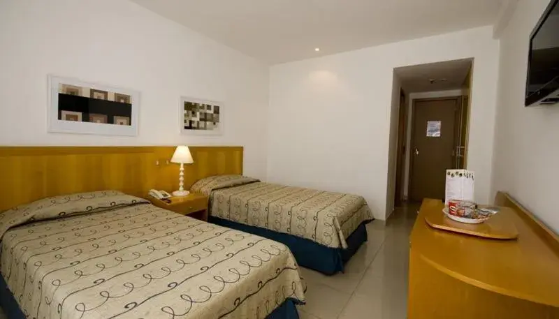 Photo of the whole room, Bed in Copacabana Mar Hotel Photo of the whole room, Bed in Copacabana Mar Hotel