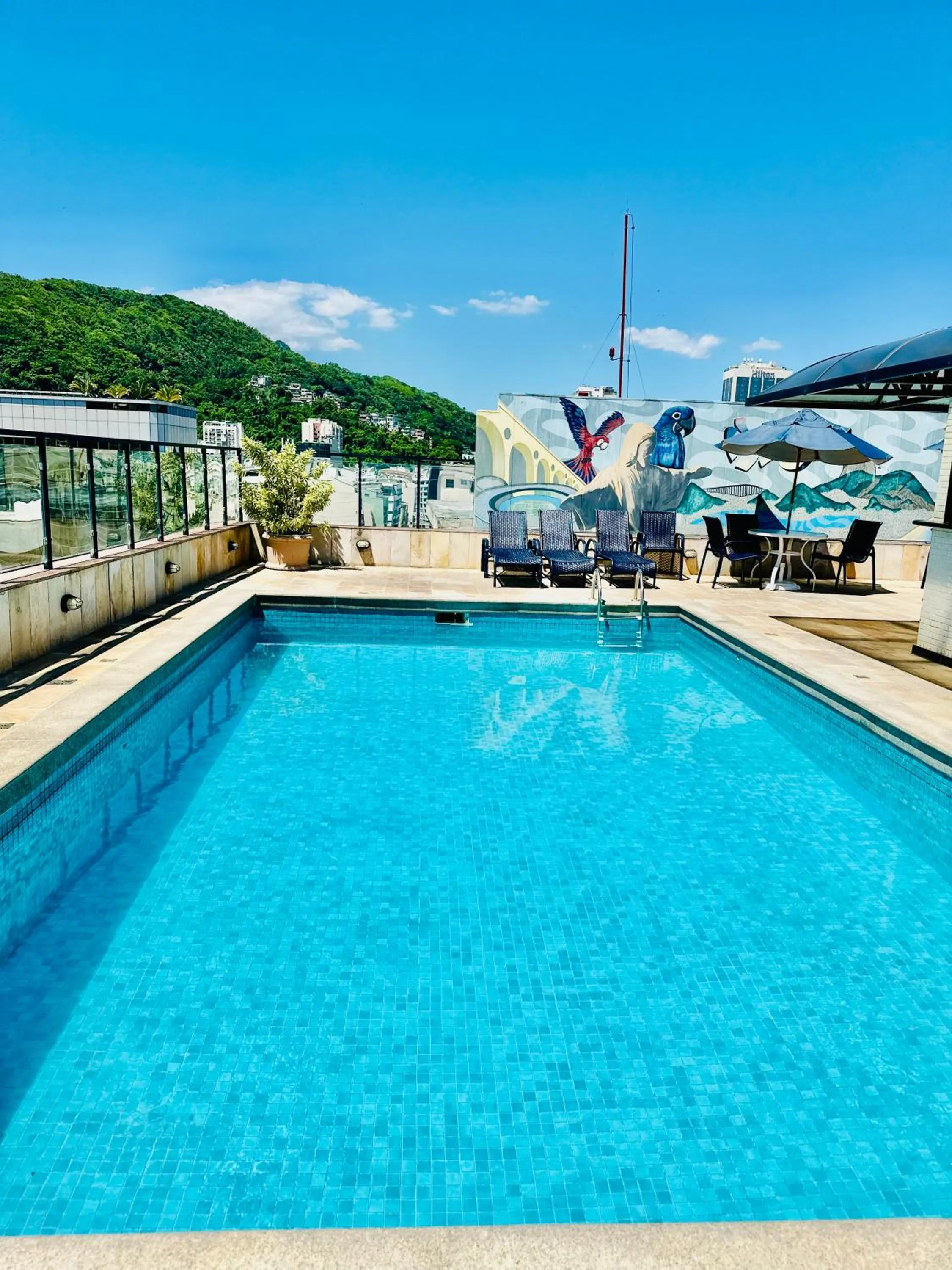 Swimming pool in Copacabana Mar Hotel