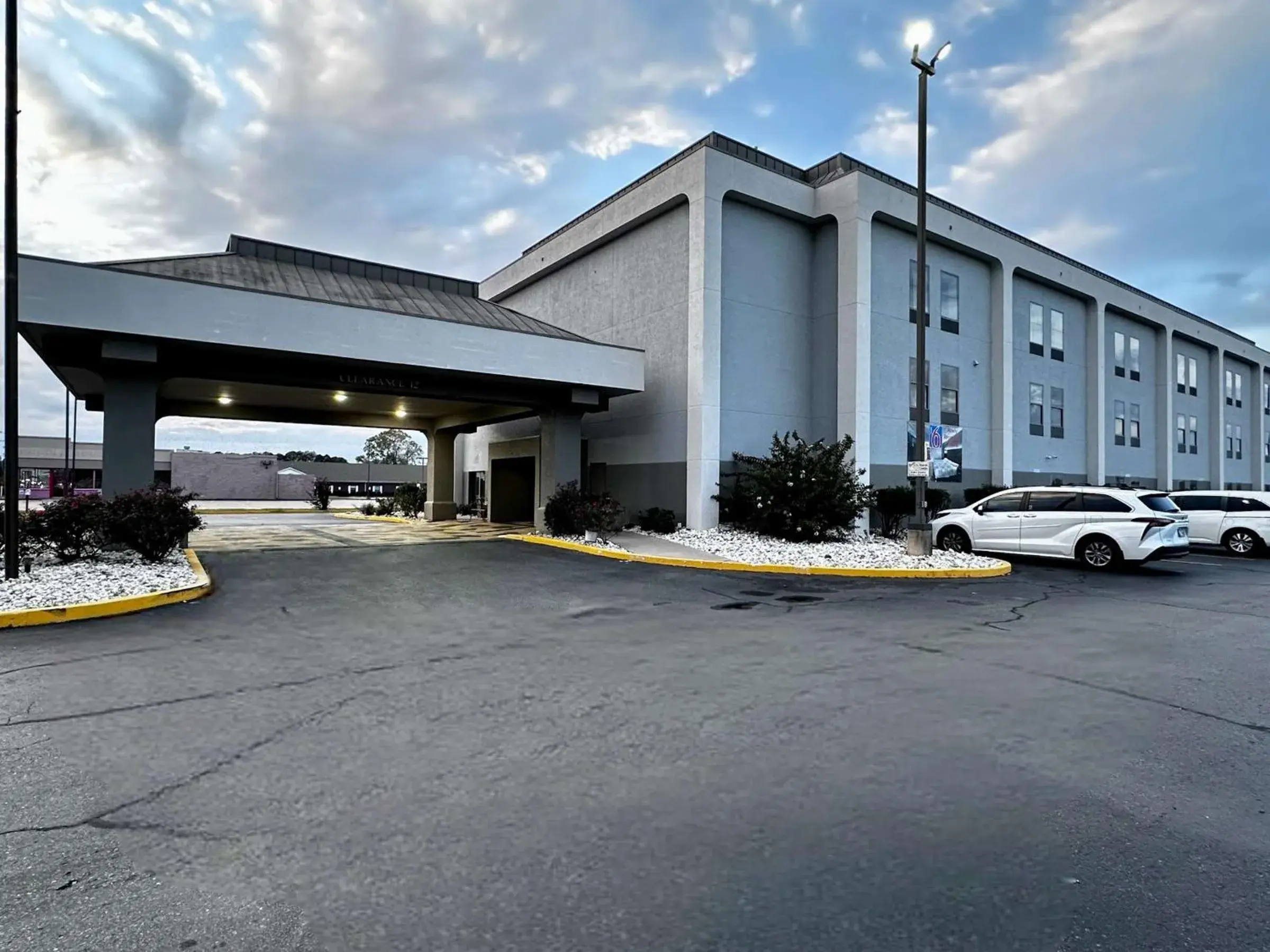 Property building in Motel 6-Pine Bluff, AR Property building in Motel 6-Pine Bluff, AR