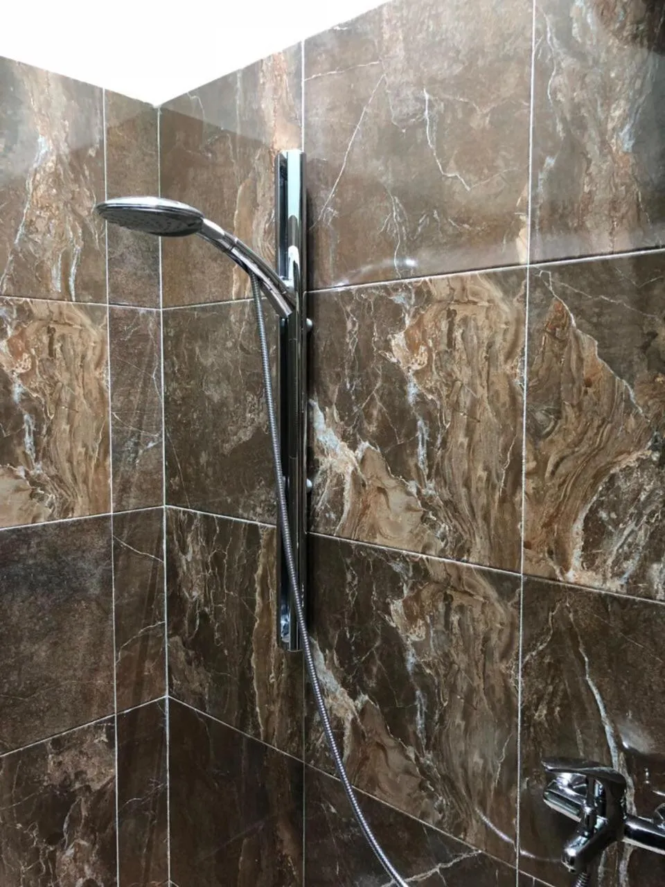 Shower in Hotel Jurgen