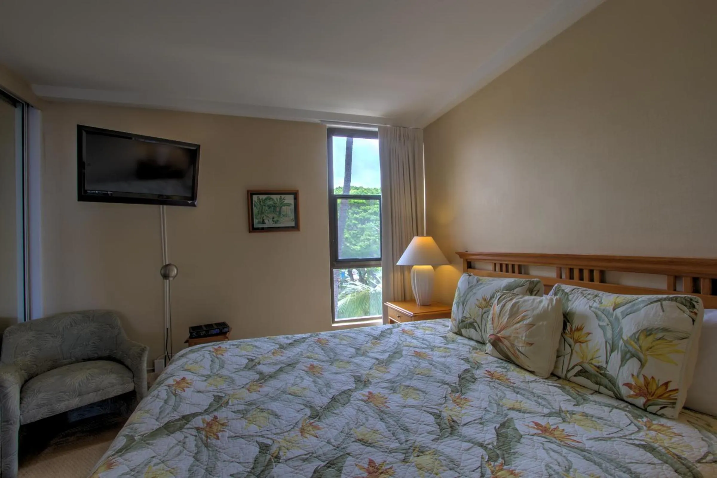 Bedroom, Bed in Maui Kai Condos - No Resort Fees